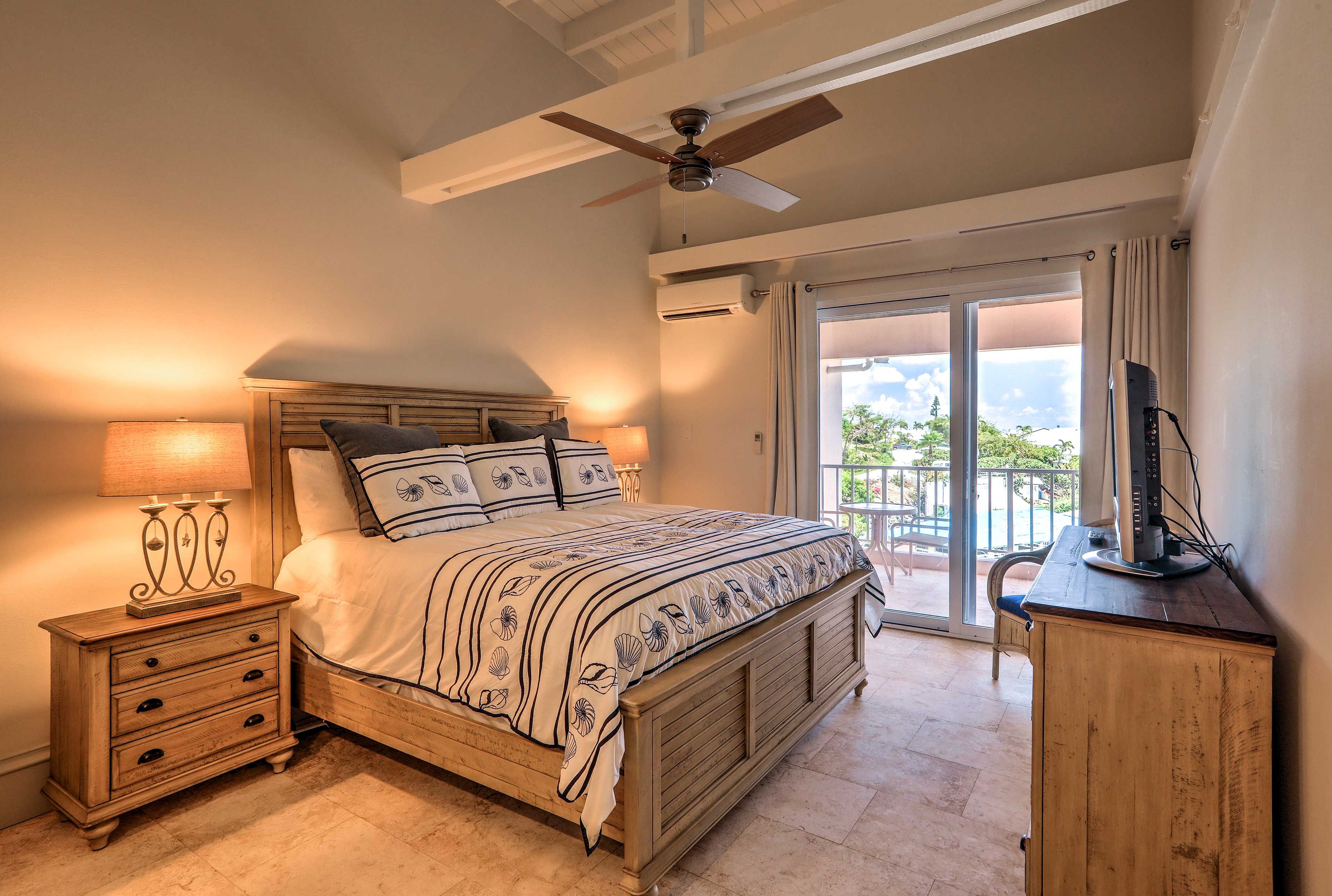 Bedroom 2 | 1st Floor | King Bed | En-Suite Bathroom | Balcony