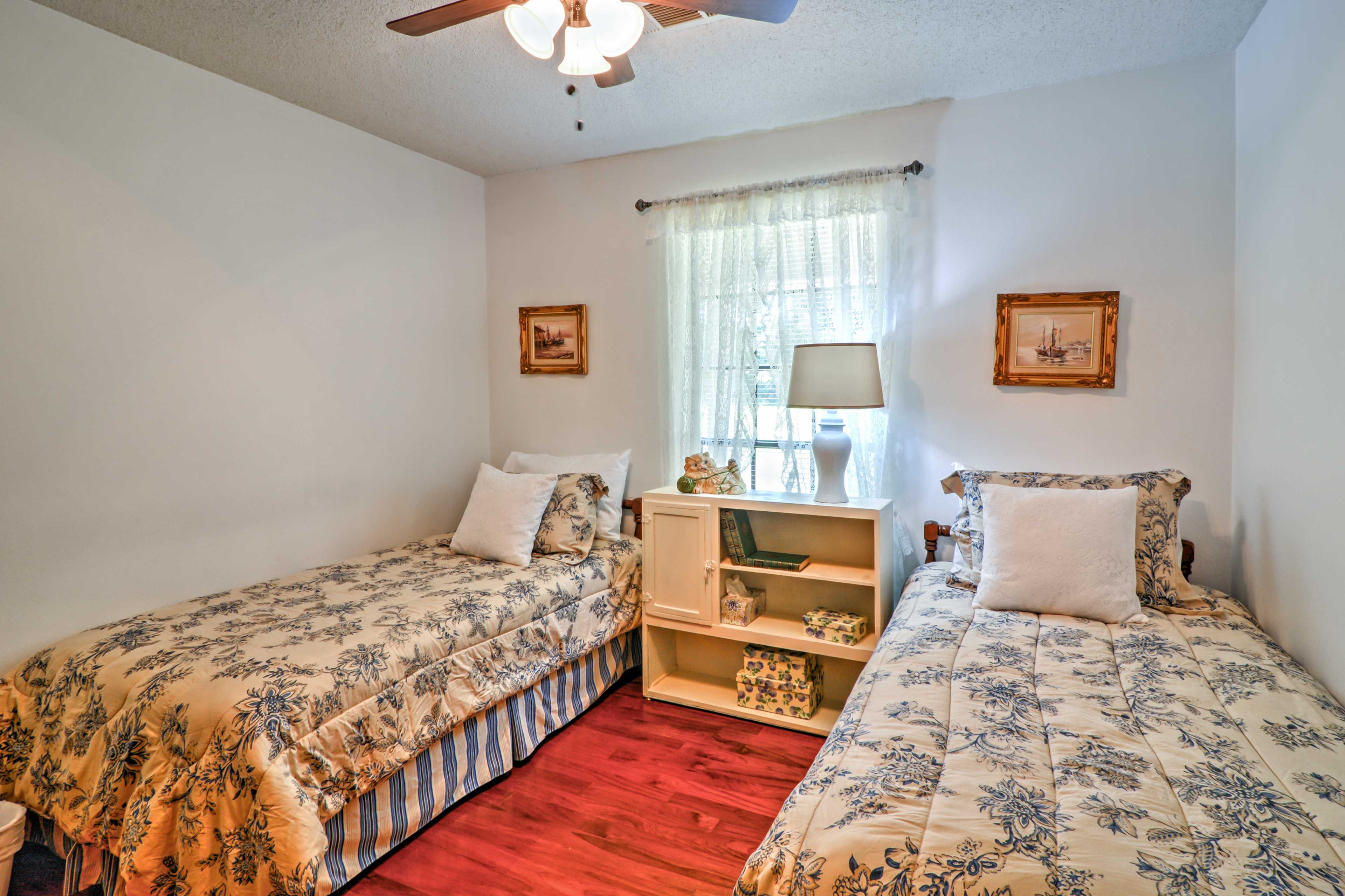 The third bedroom features 2 twin-sized beds.
