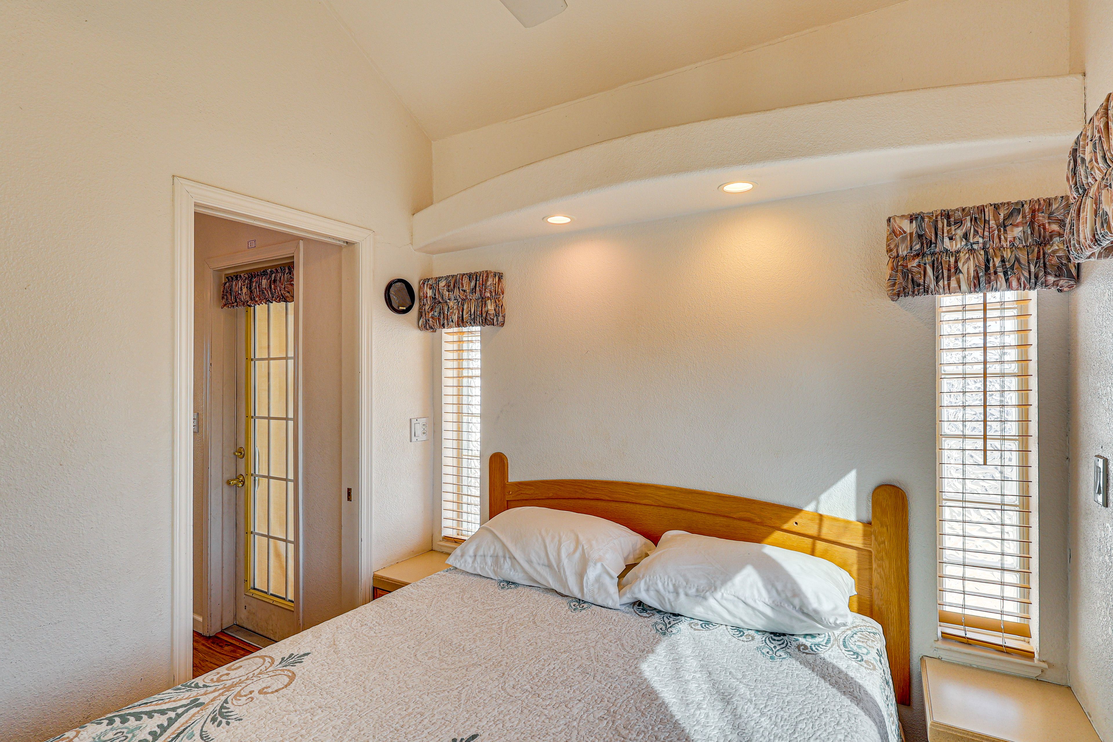 Bedroom | Full Bed | Main Level