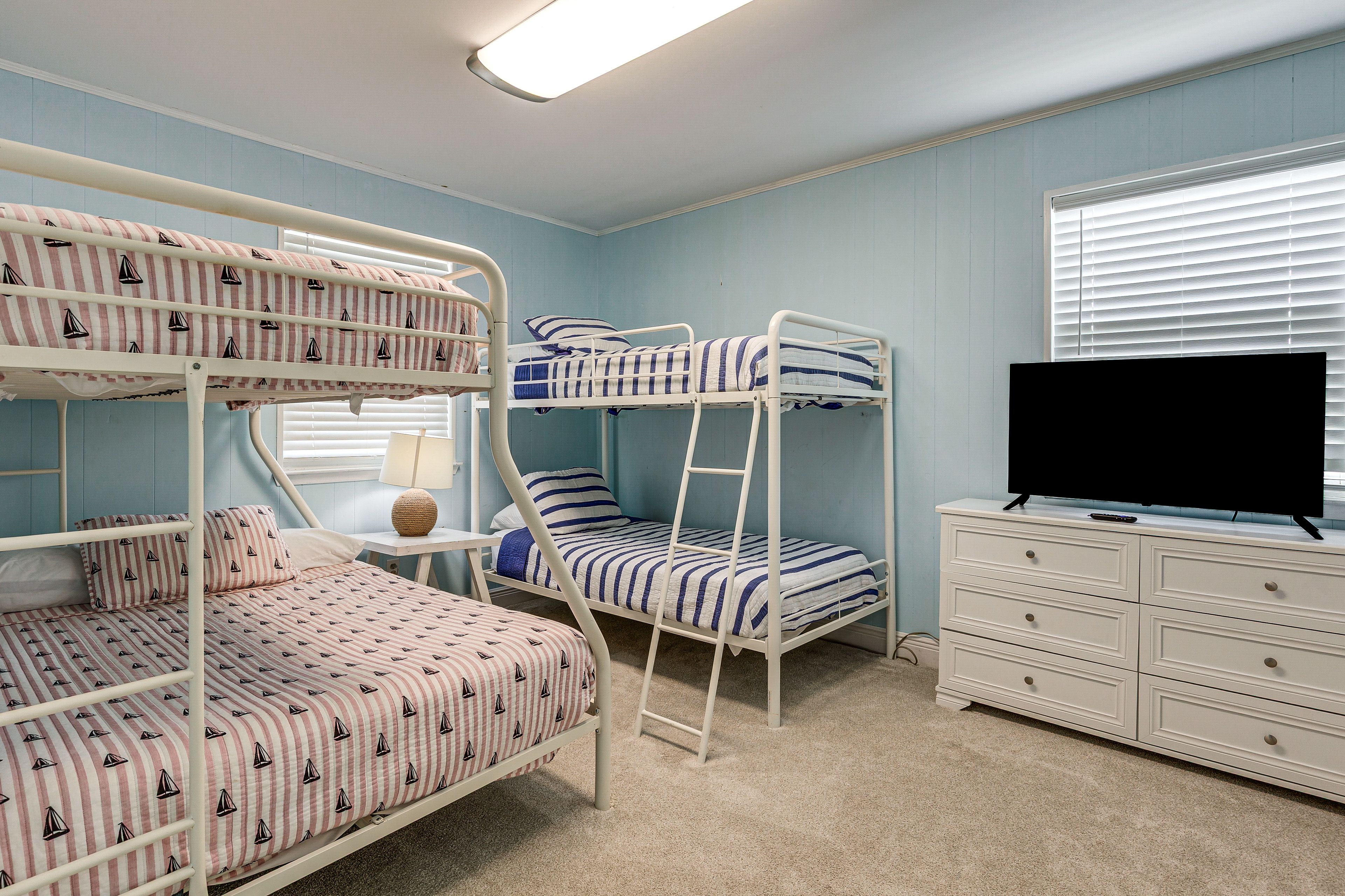 Bedroom 4 | 2 Twin/Full Bunk Beds