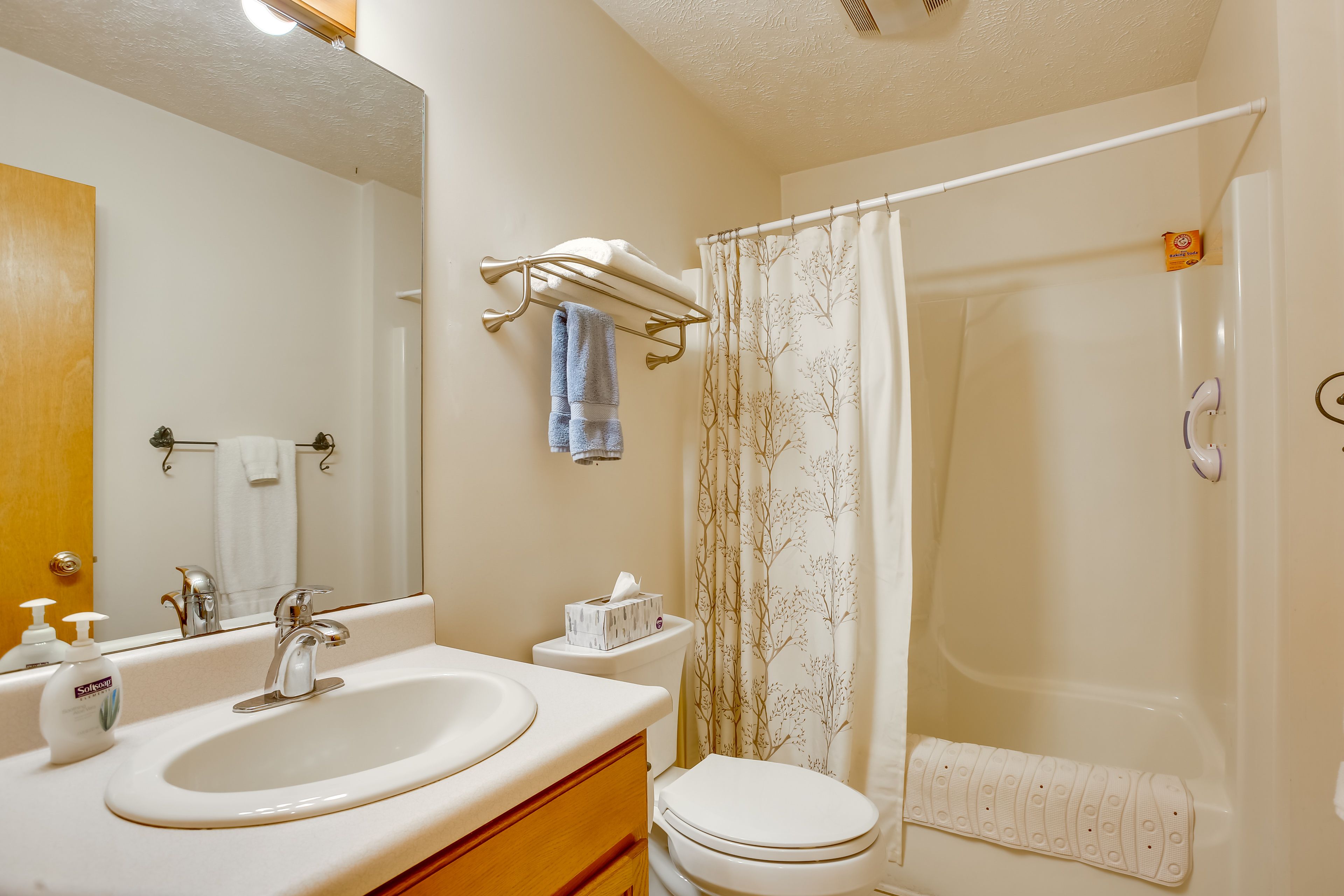 Bathroom | Towels Provided