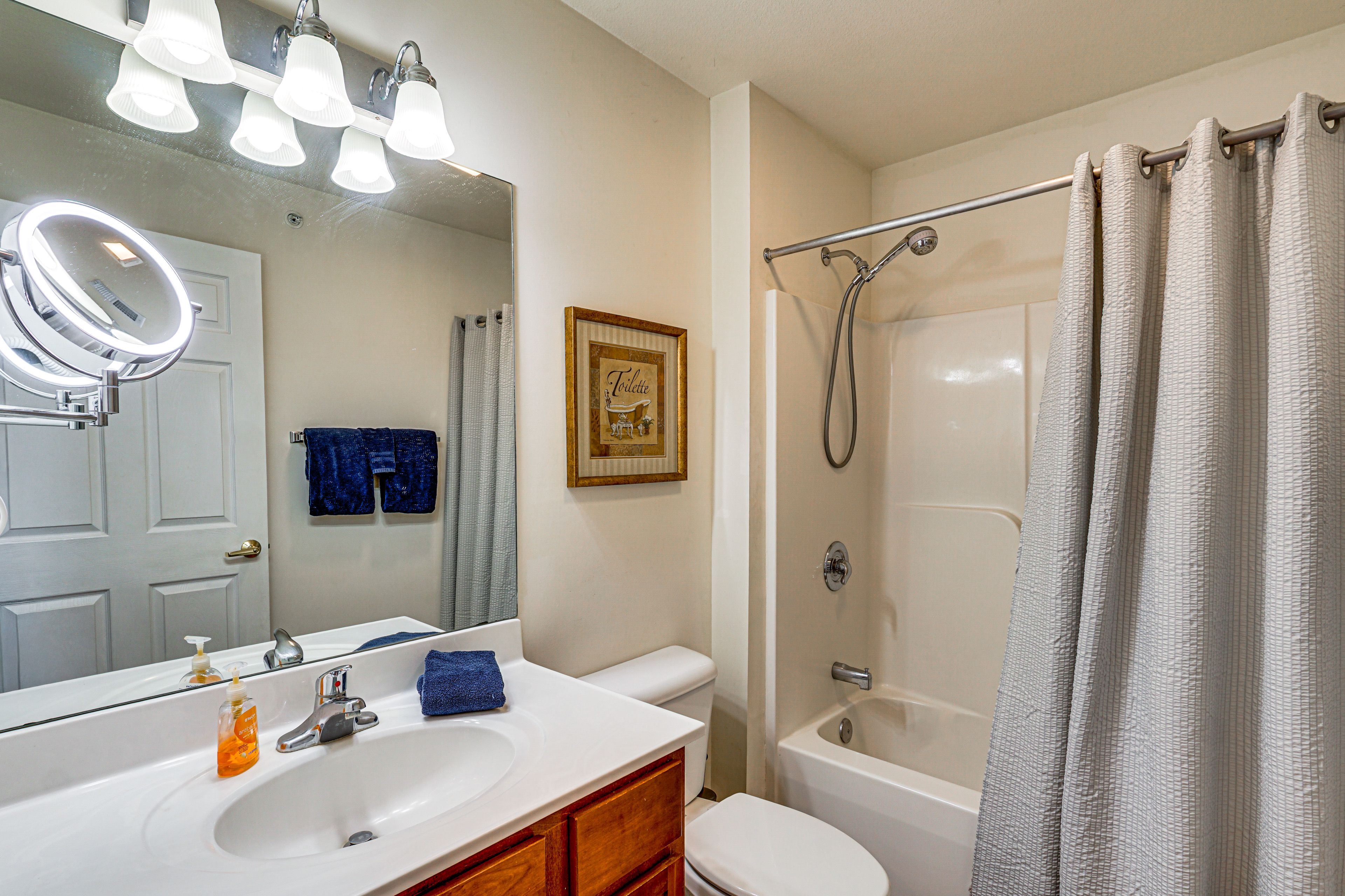 Full Bathroom