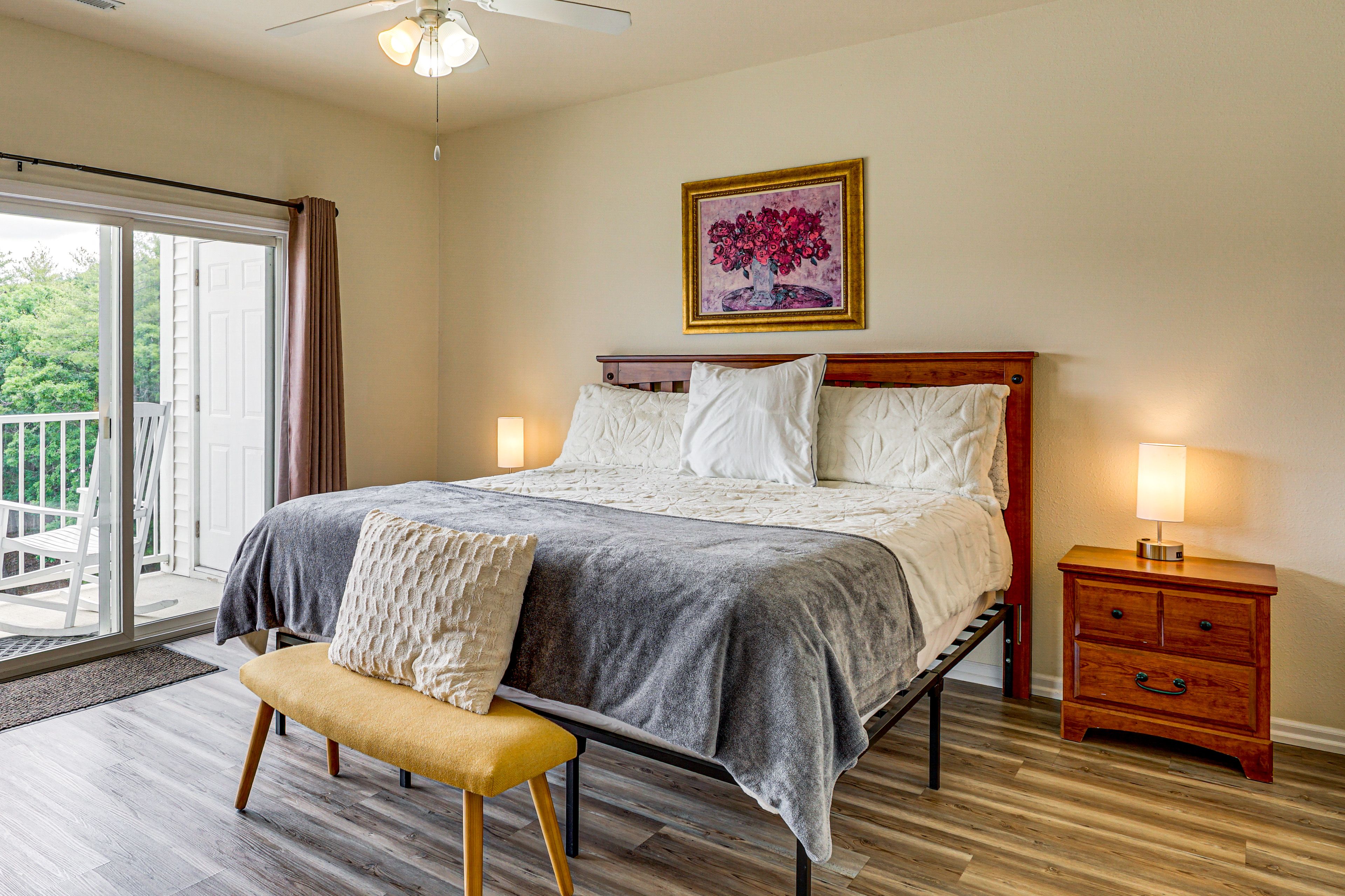 Bedroom 1 | King Bed | Linens Provided | En-Suite Bathroom