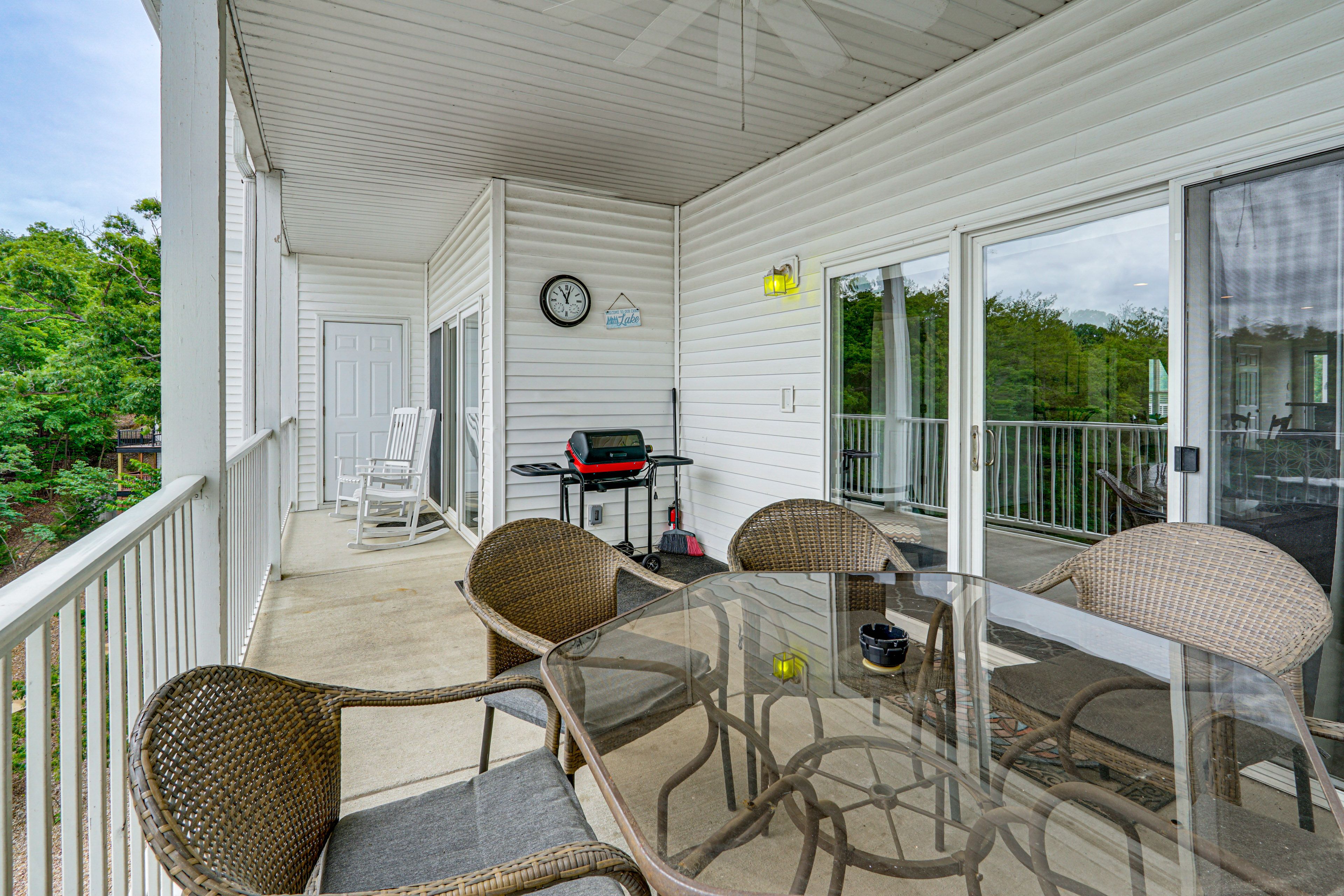 Private Balcony | Electric Grill | Lake Views