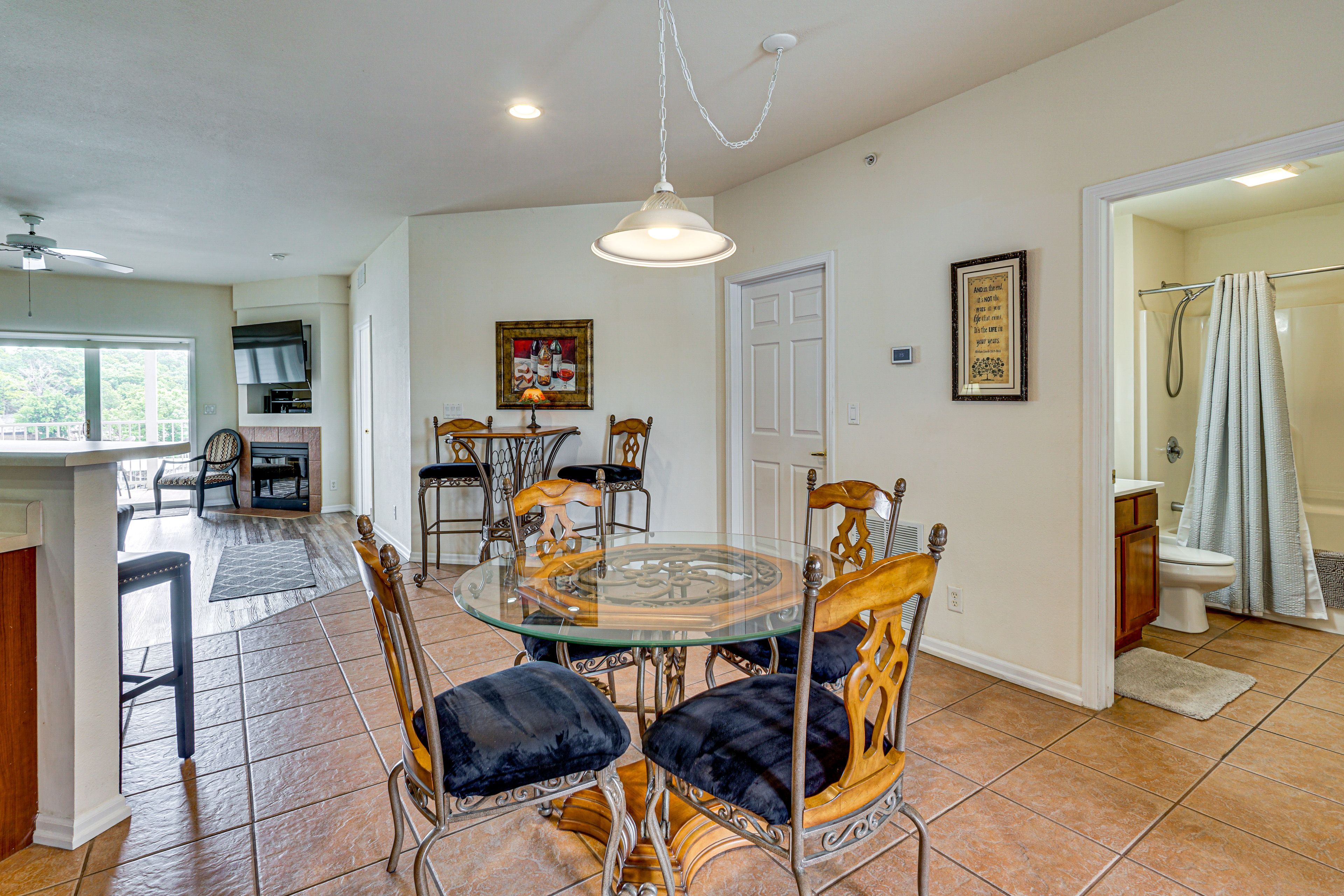 Dining Area | Dishes & Flatware Provided
