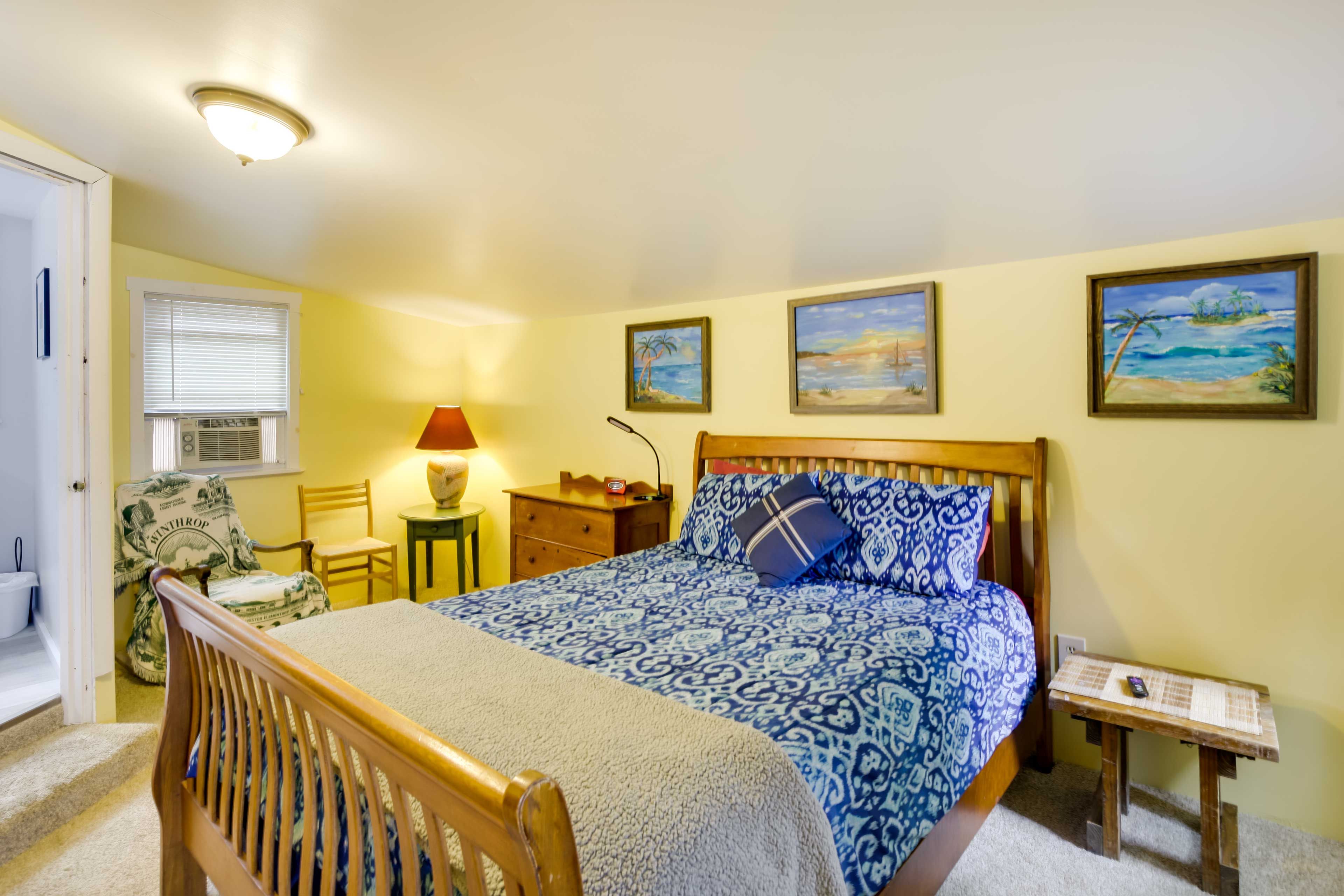 Bedroom 1 | Queen Bed | Linens Provided