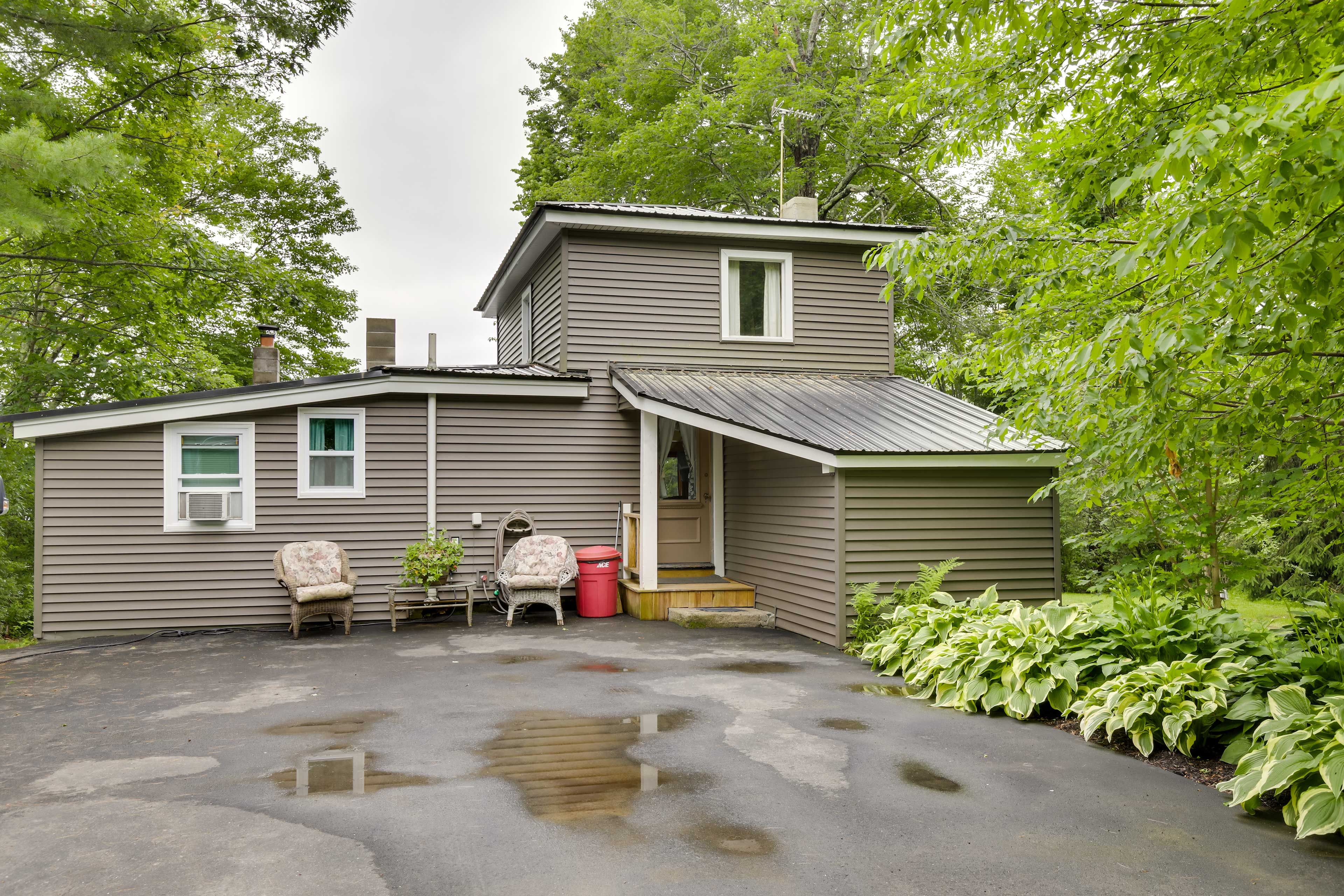 Parking | Driveway (6 Vehicles)