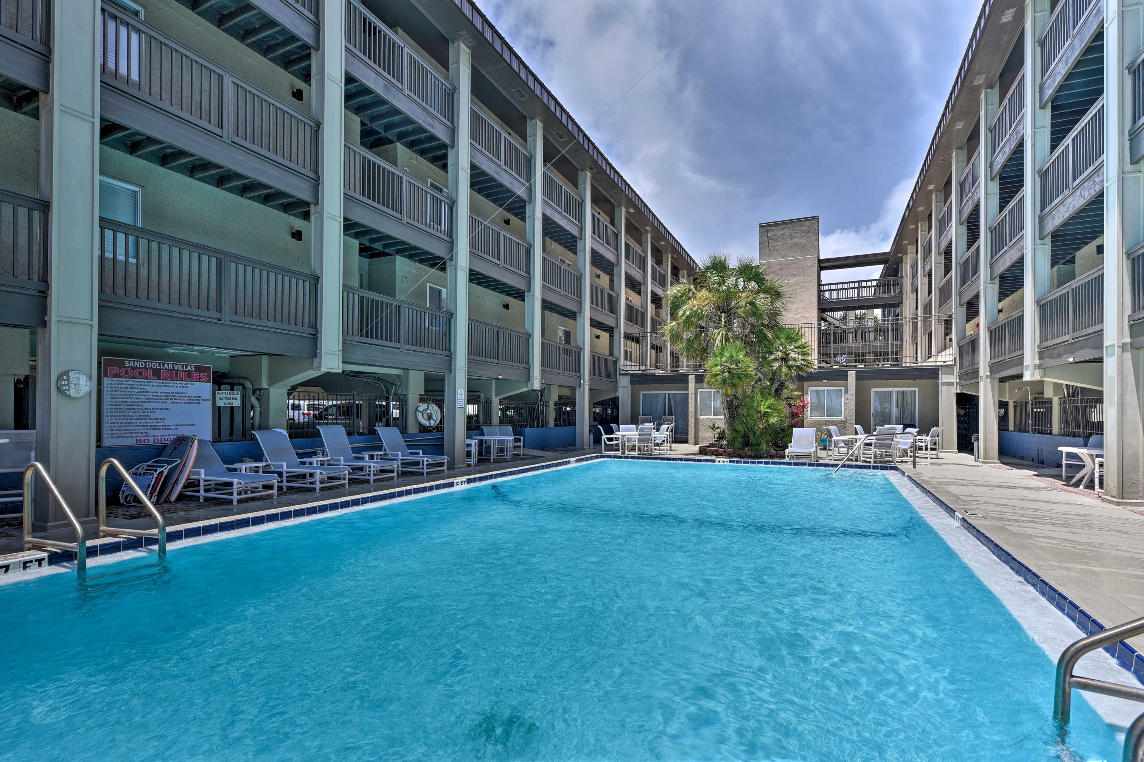 Sand Dollar Villas | Community Pool