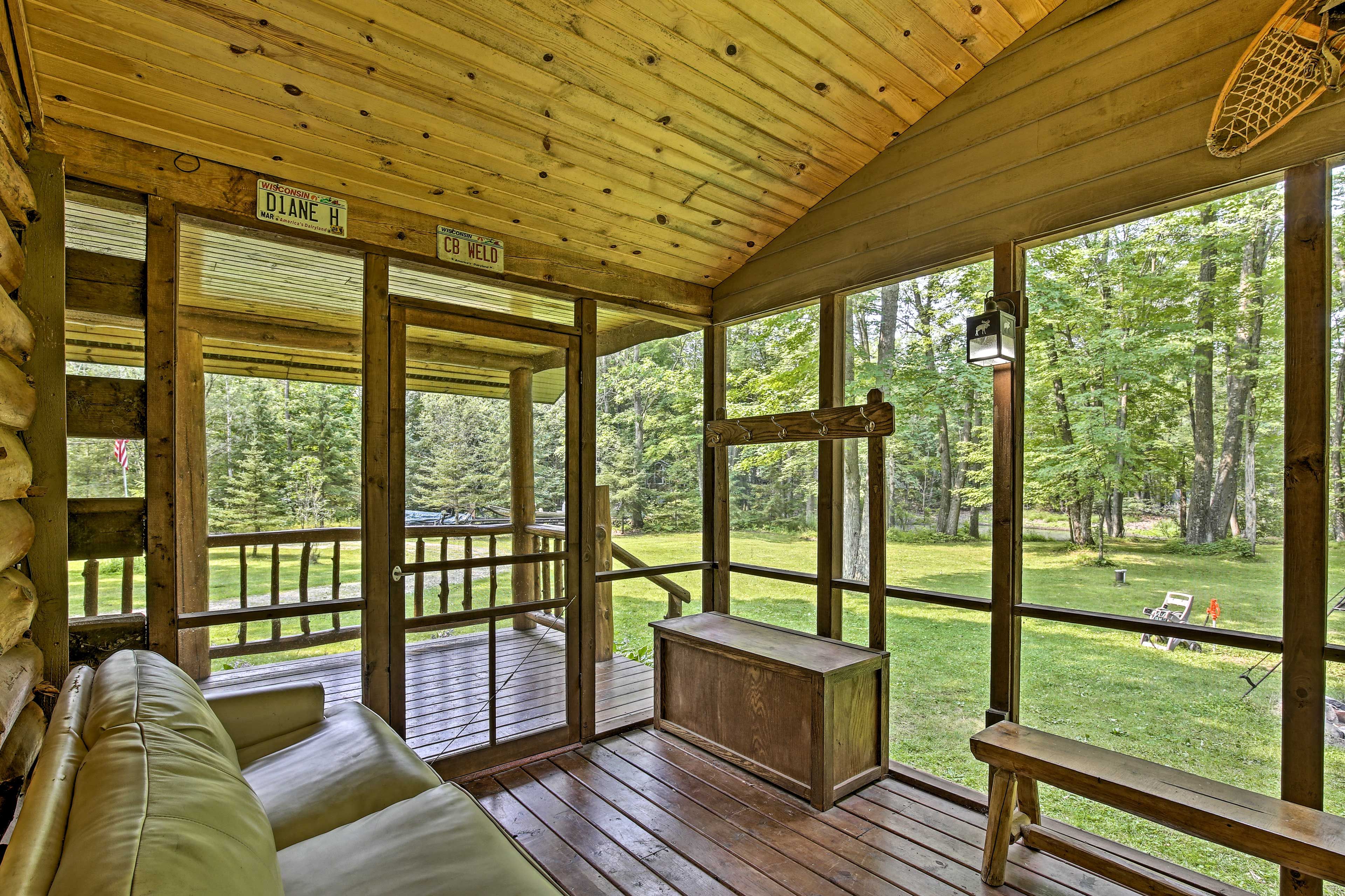 Screened-In Porch
