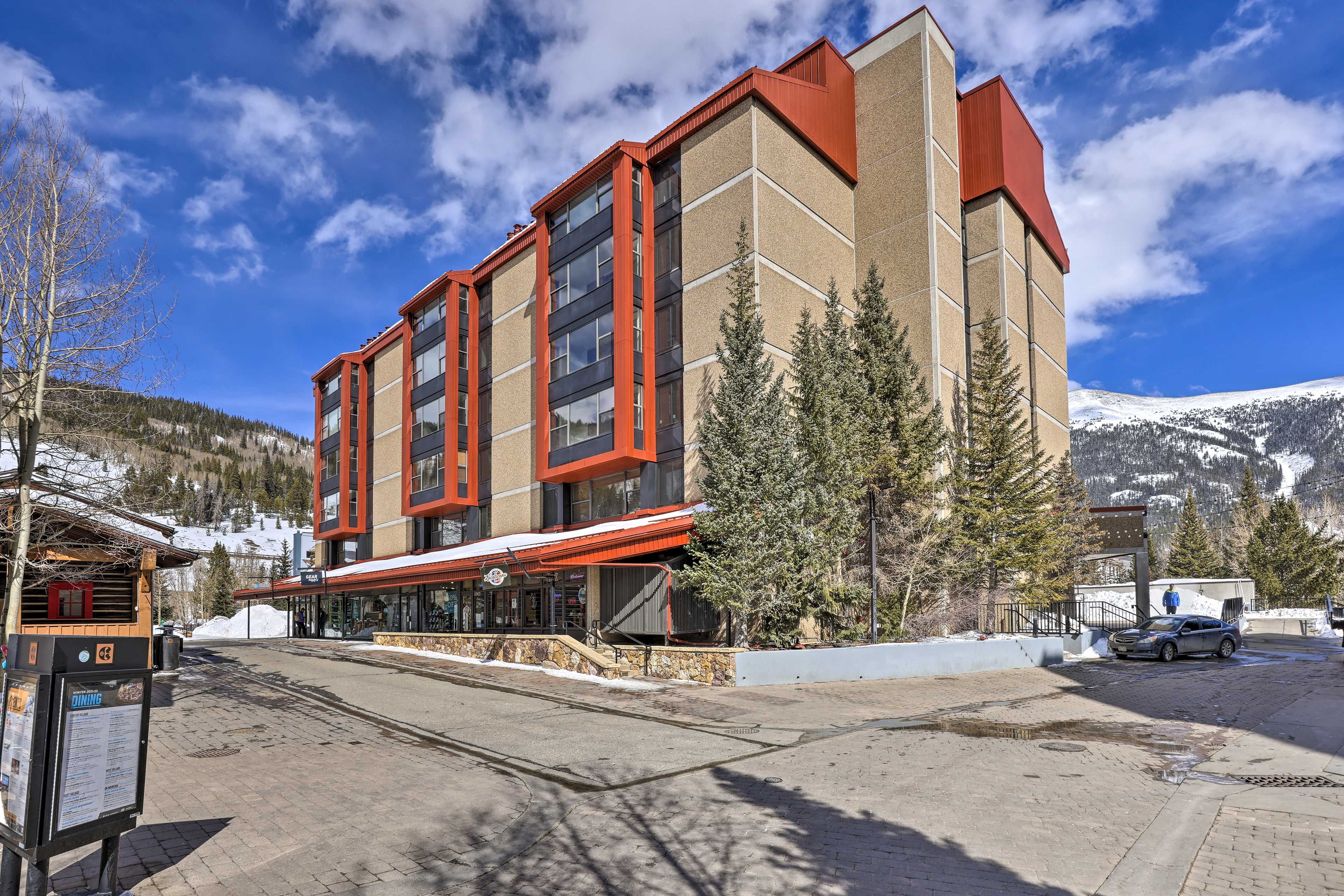 Parking | Underground Garage (1 Vehicle) | Alpine Parking Lot (w/ Fee)