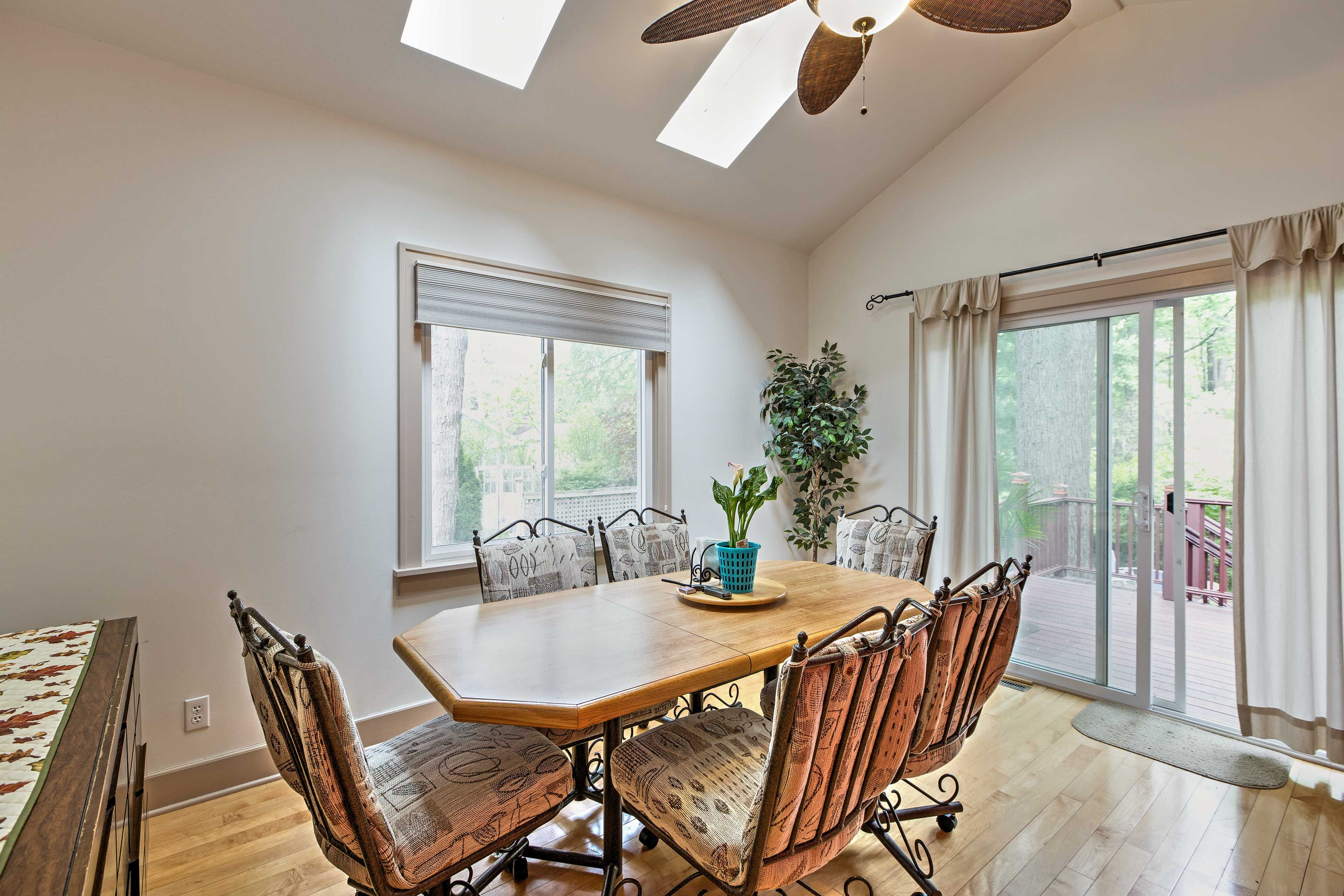 Dining Space | Dishware/Flatware