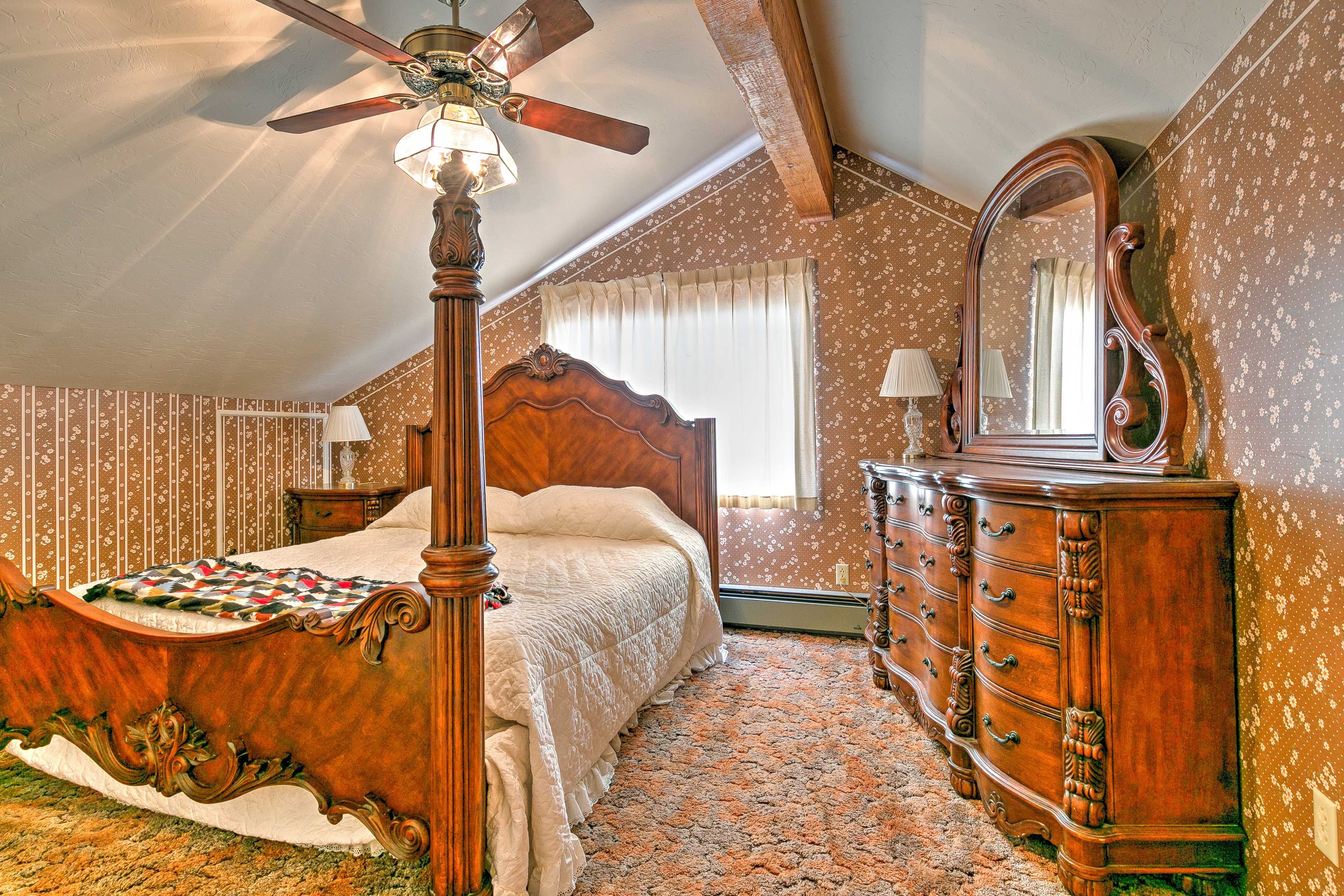 Bedroom 1 | King Bed