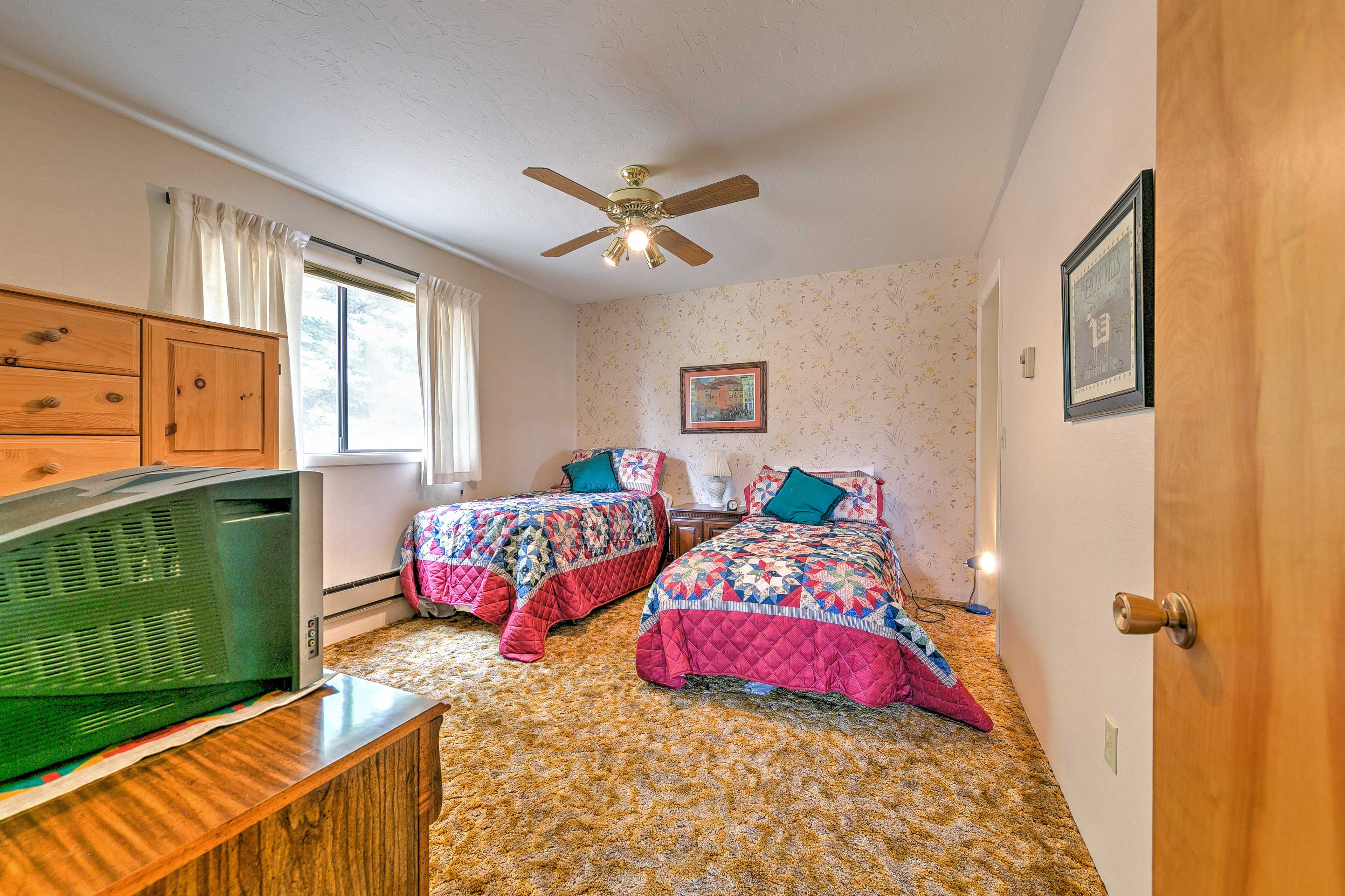 Bedroom 4 | 2 Twin Beds