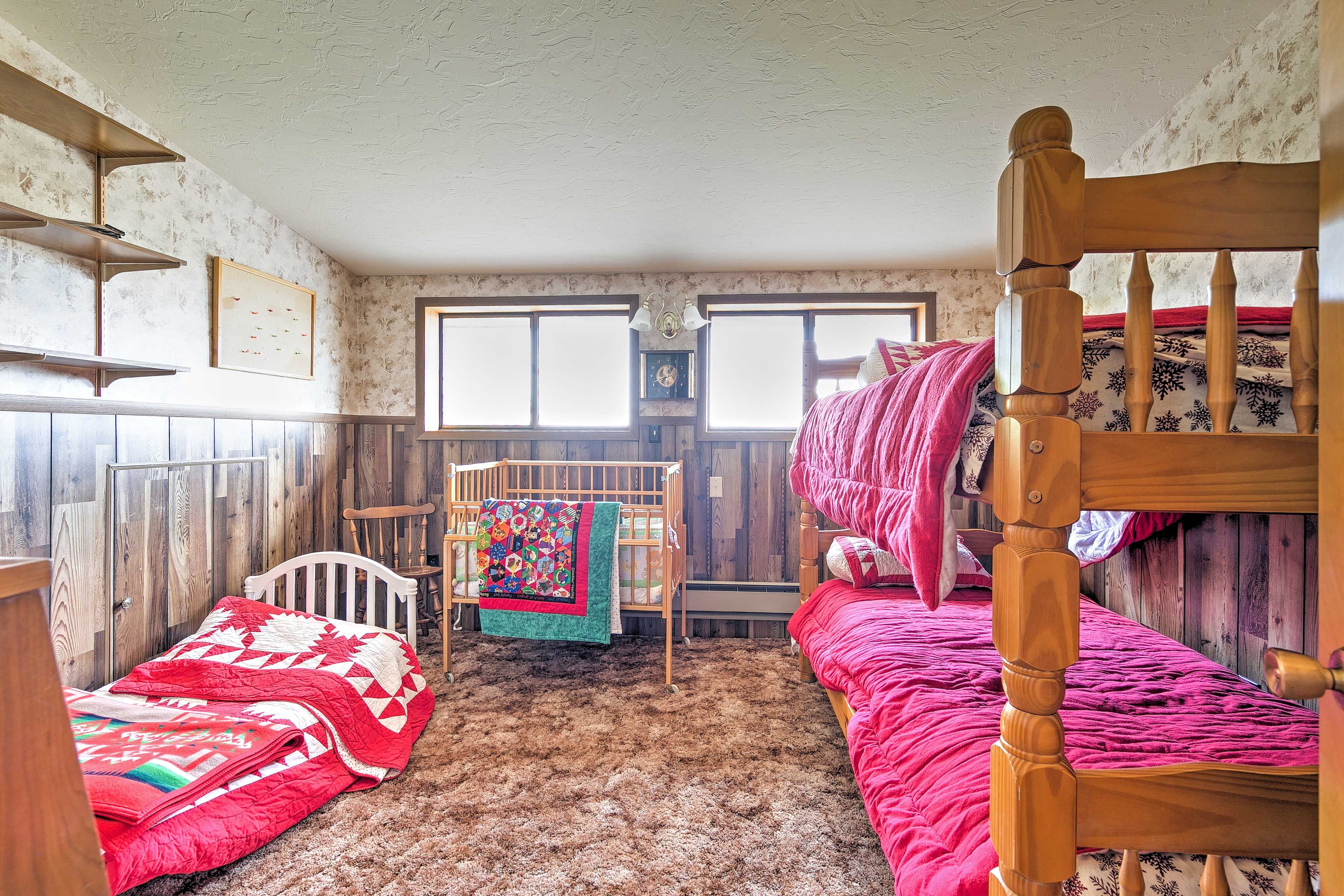 Bedroom 3 | Twin Bunk Bed | Toddler Bed | Crib