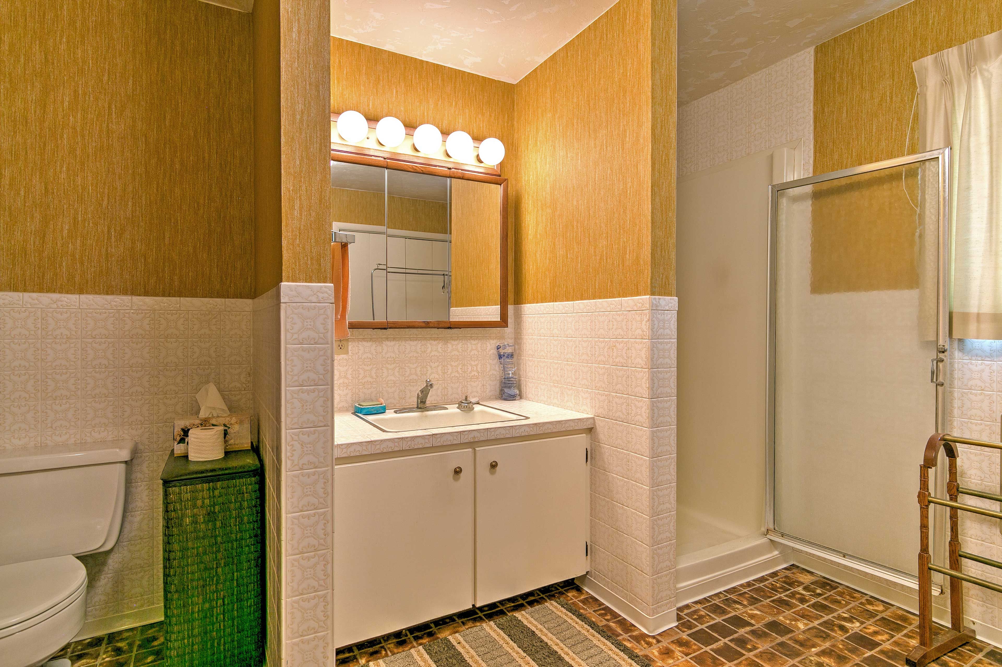Full Bathroom