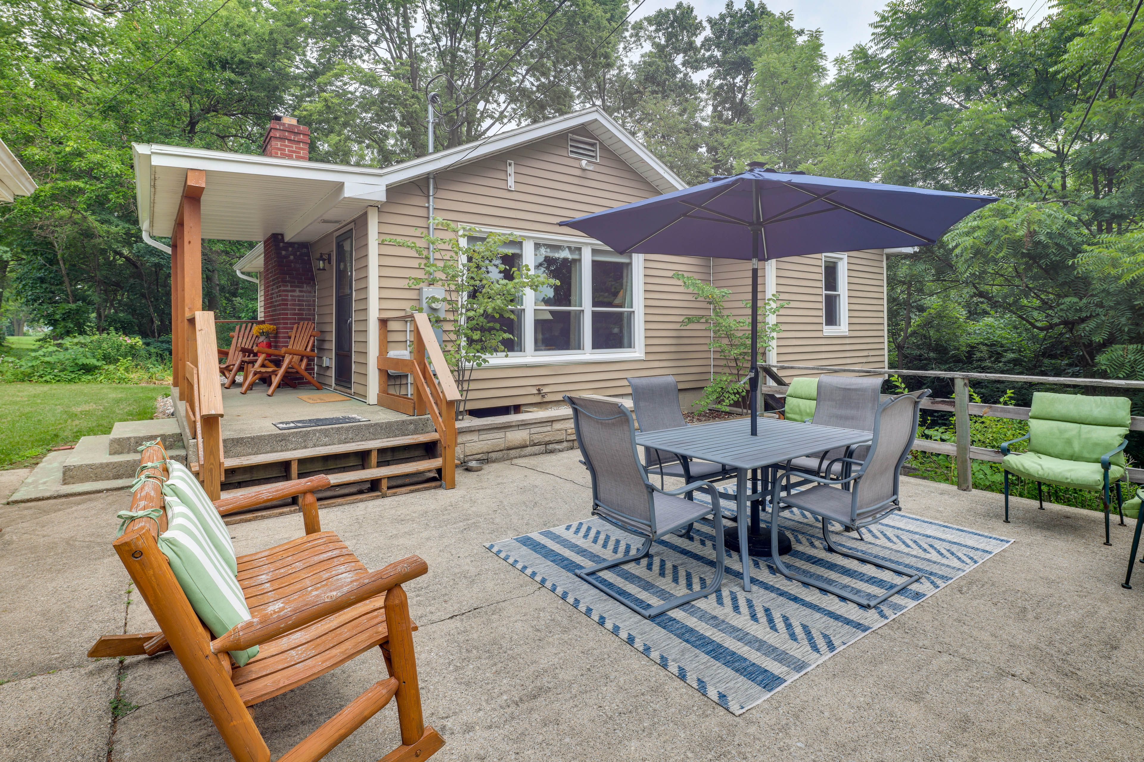 Private Patio | Fire Pit | Gas Grill