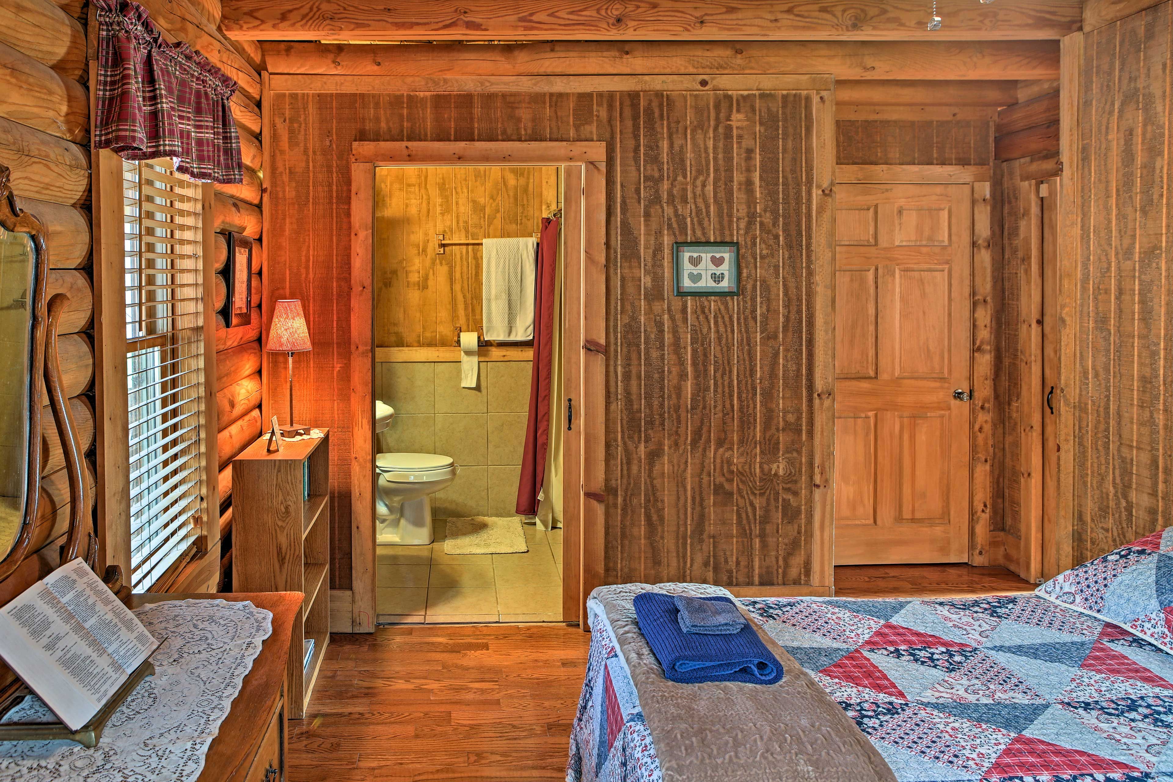 Bedroom 3 | King Bed