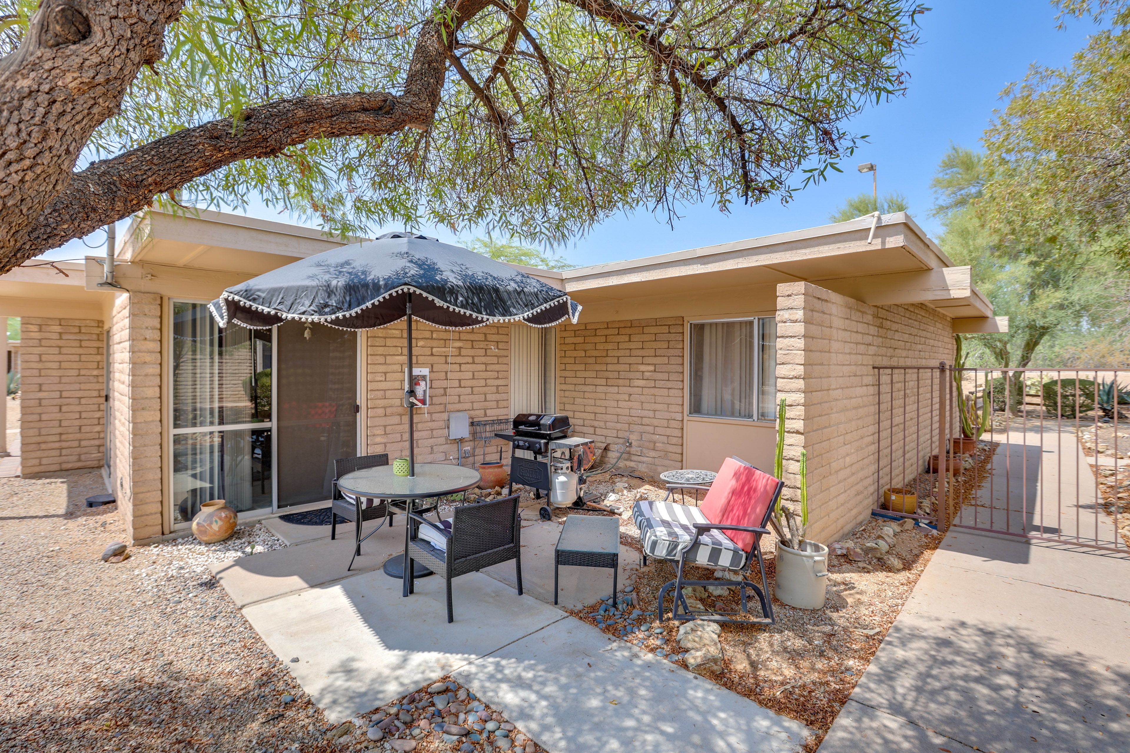 Private Patio | Gas Grill