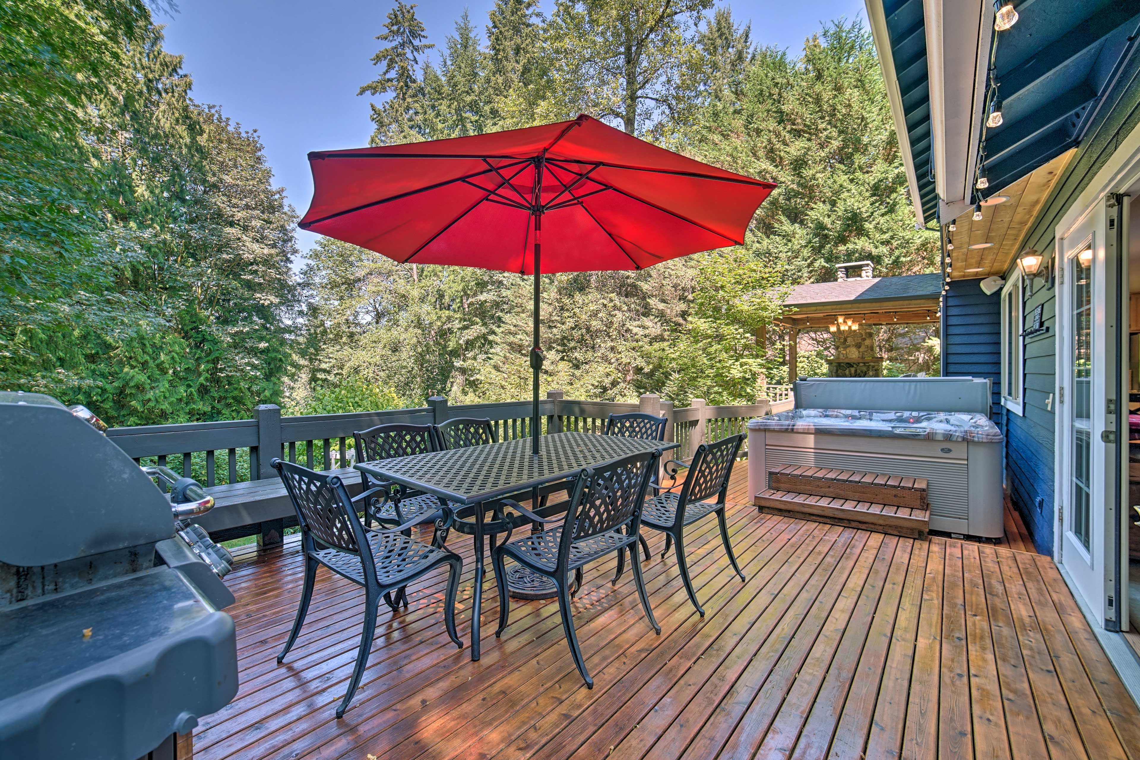 Private Deck w/ Gas Grill