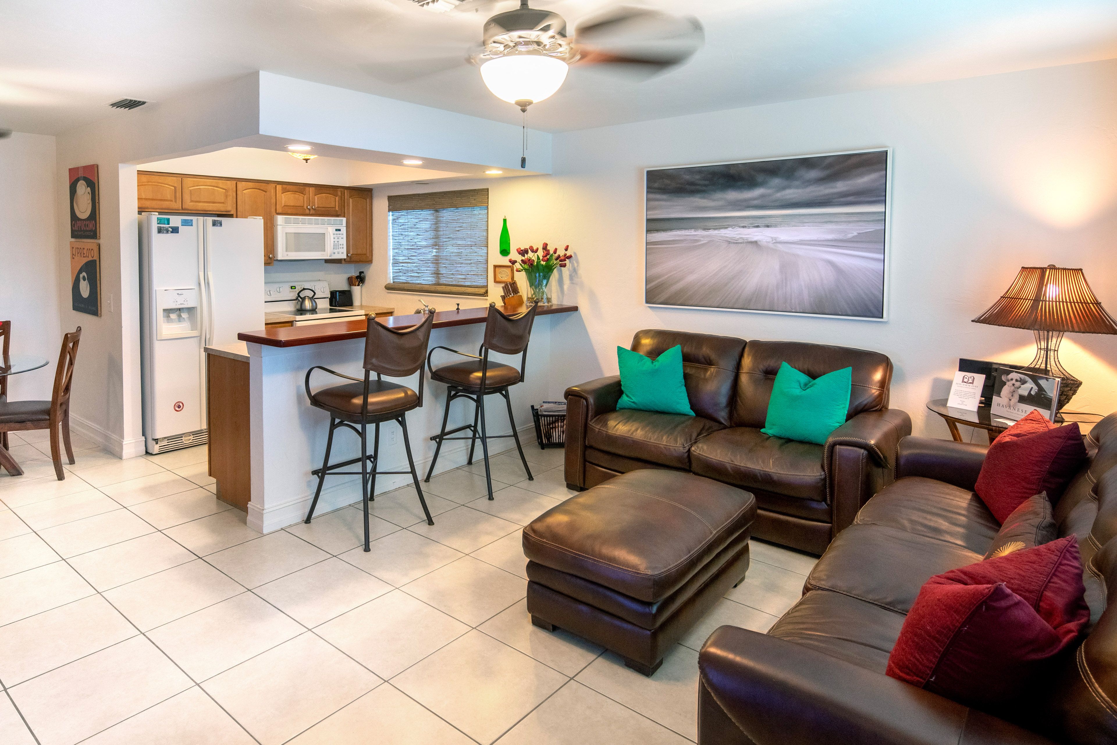 Living Room | Free WiFi | A/C | Central Heat