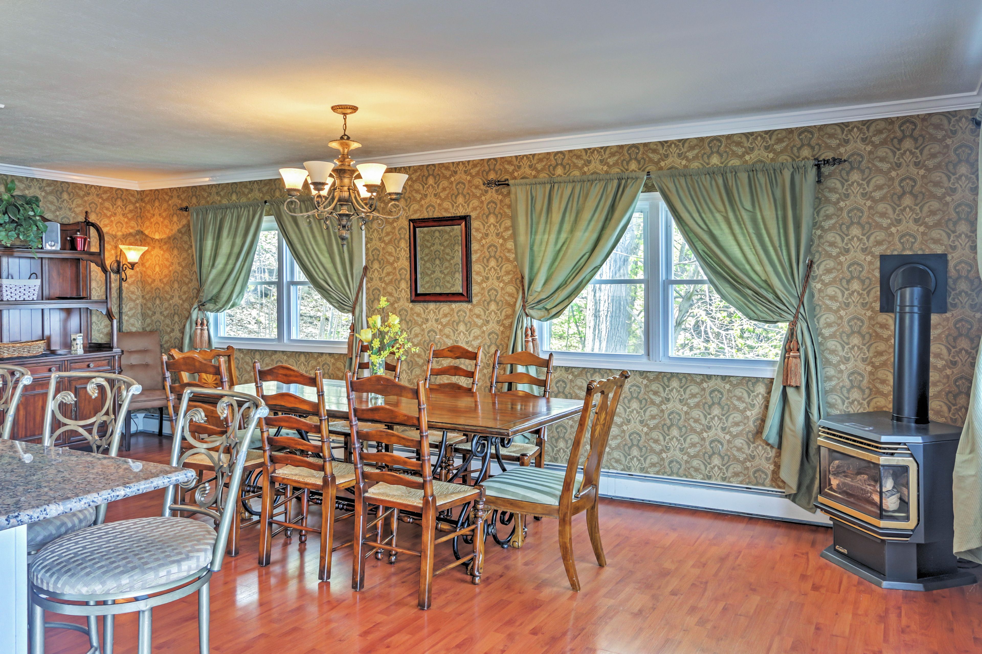 Dining Room | Dishes & Flatware Provided | Main Level
