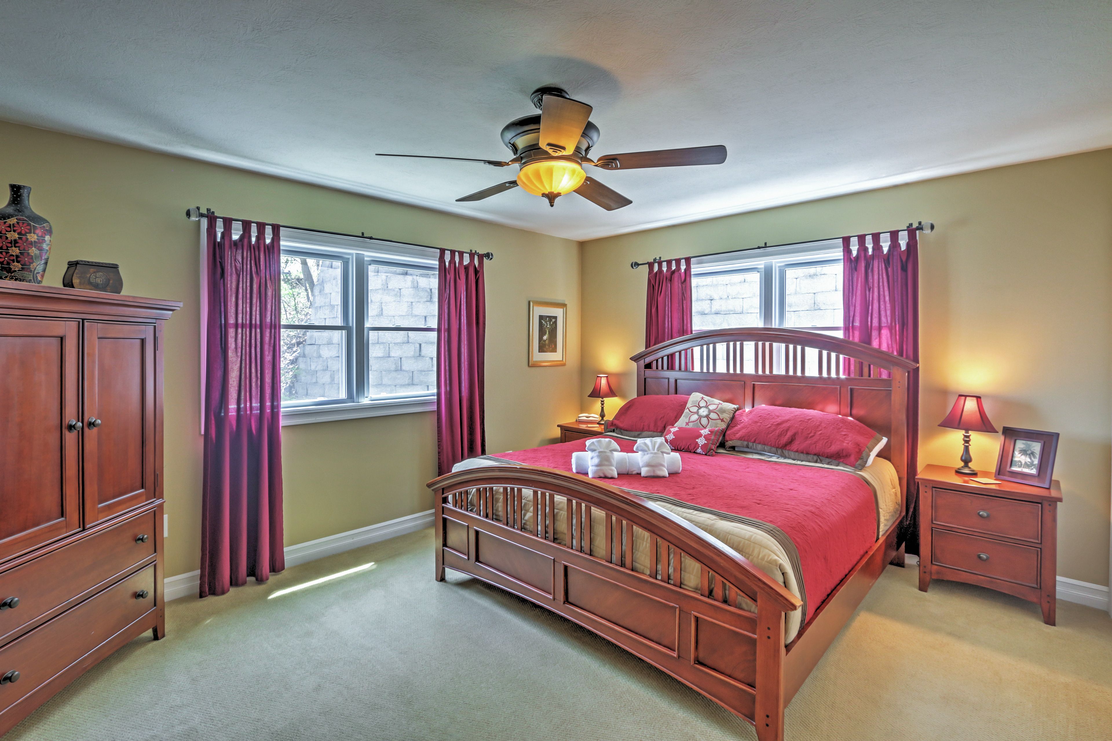 Bedroom 1 | King Bed | Main Level