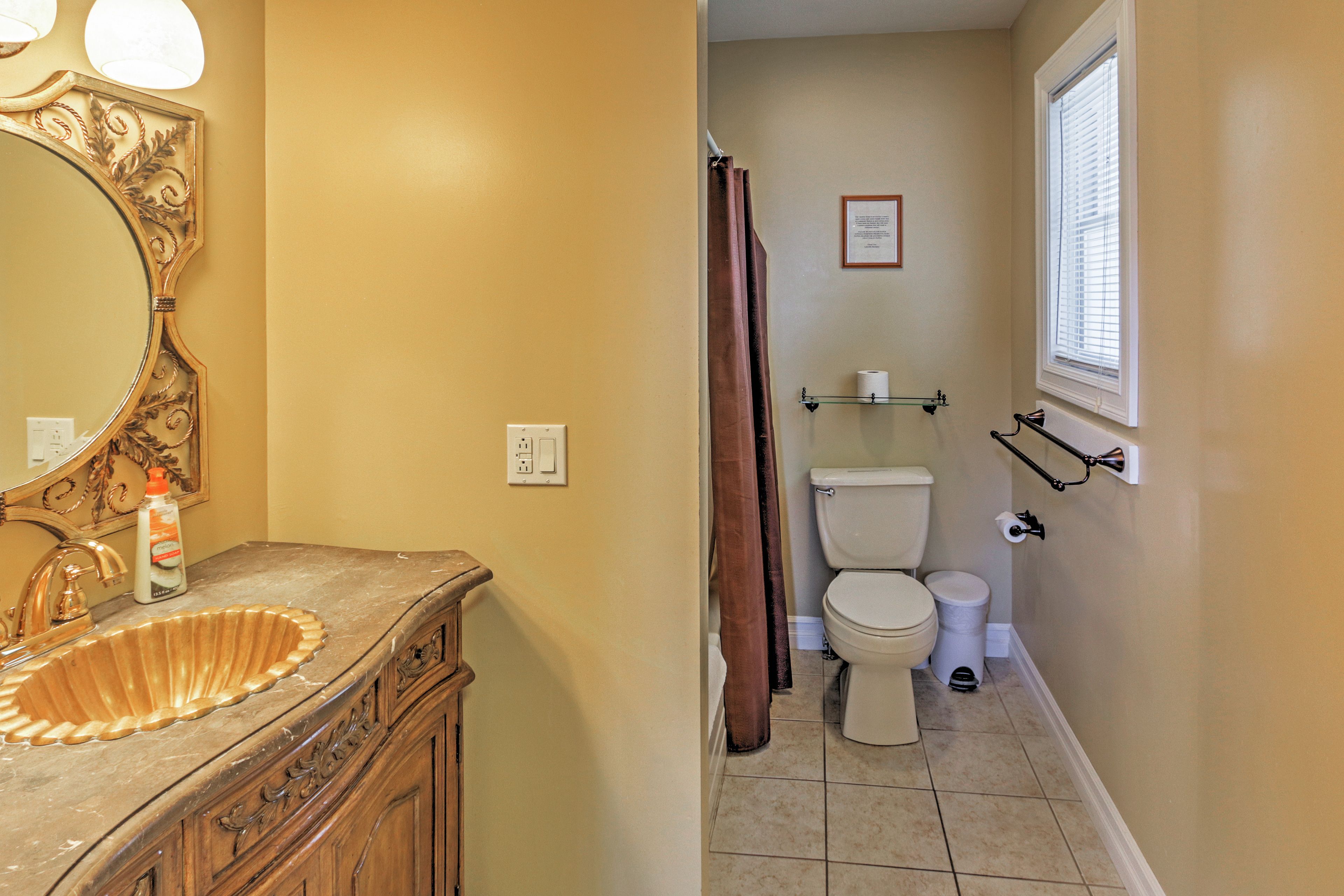 Full Bathroom | Main Level