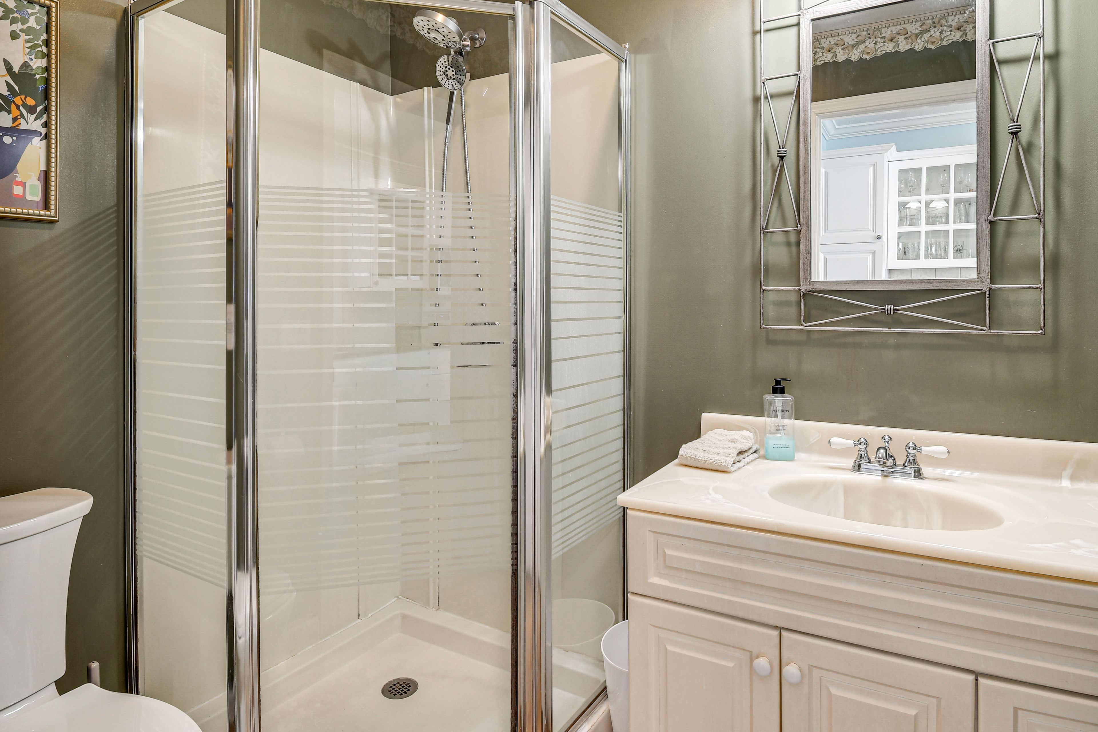 Full Bathroom | Main Level