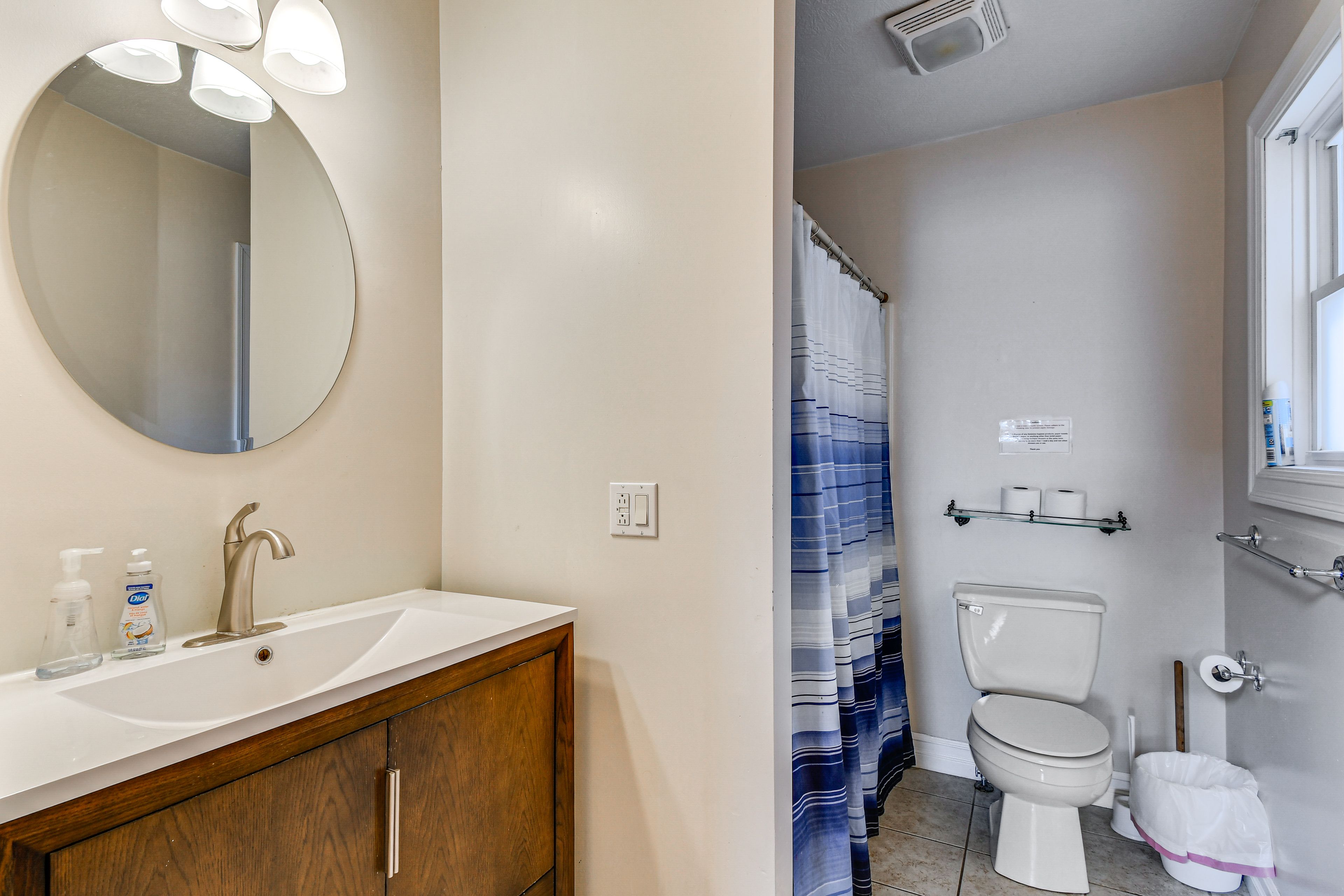 Full Bathroom | Main Level