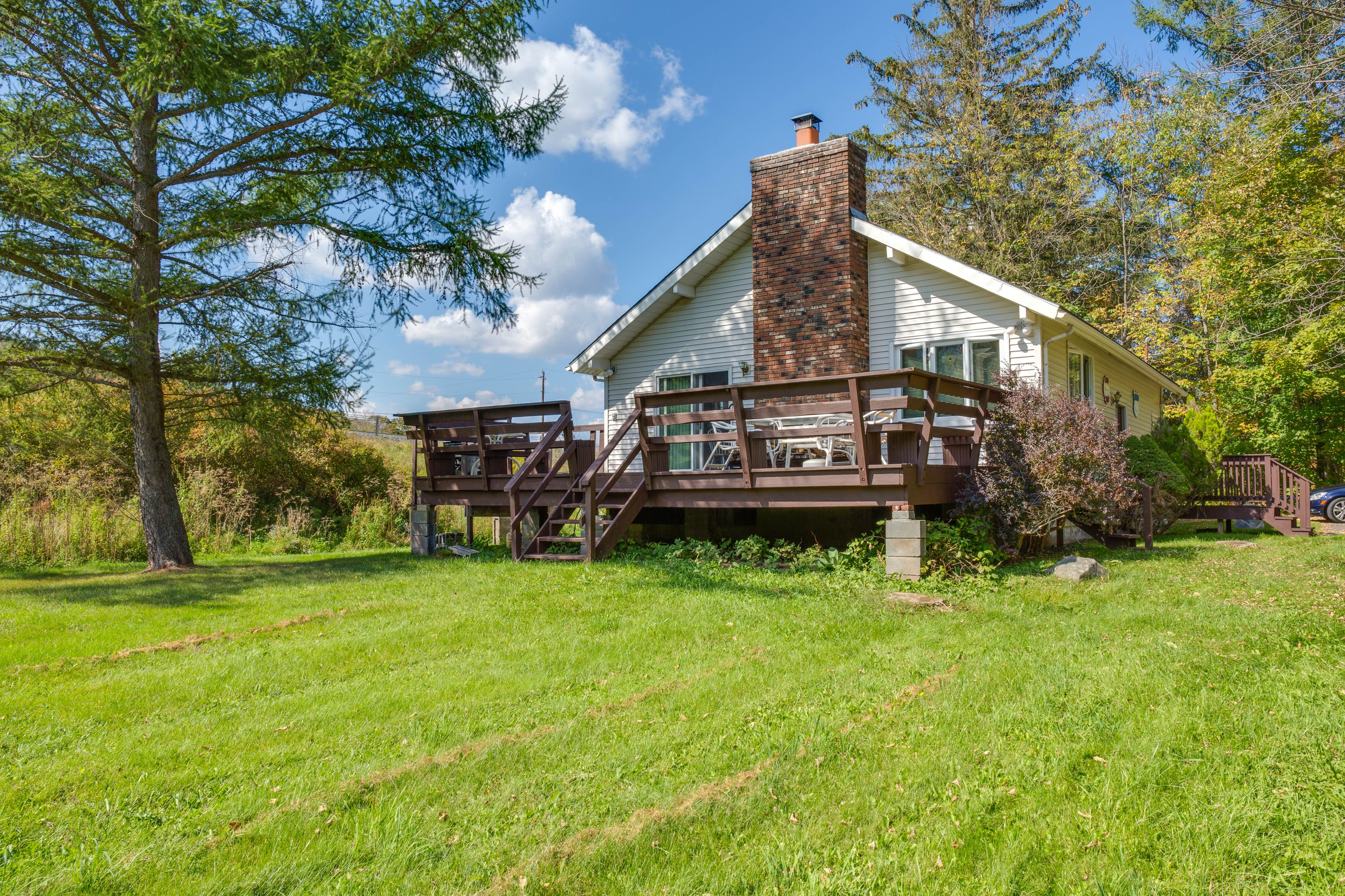 Exterior | Spacious Deck | Catskill Mountains Views