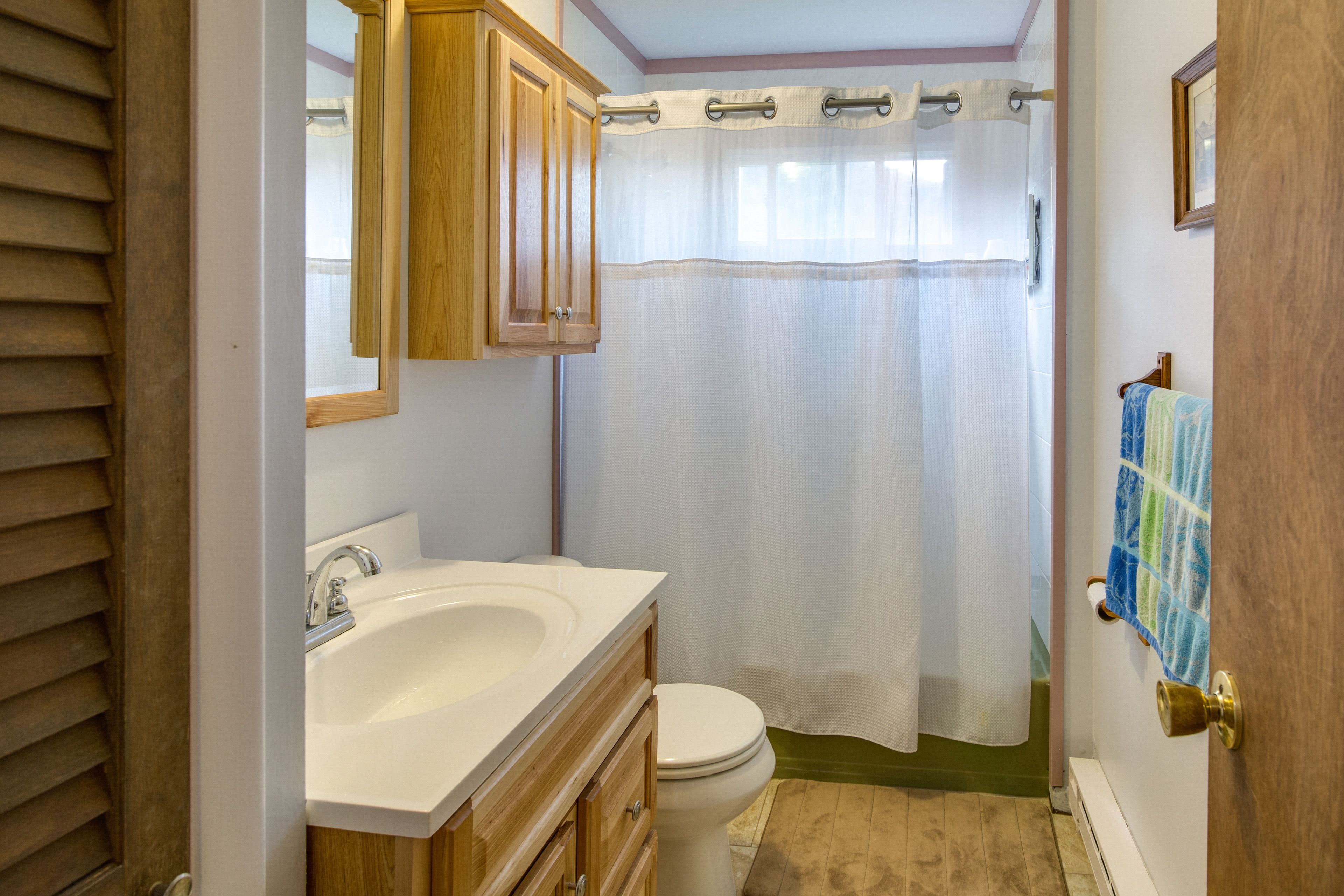 Full Bathroom | Towels & Linens Provided