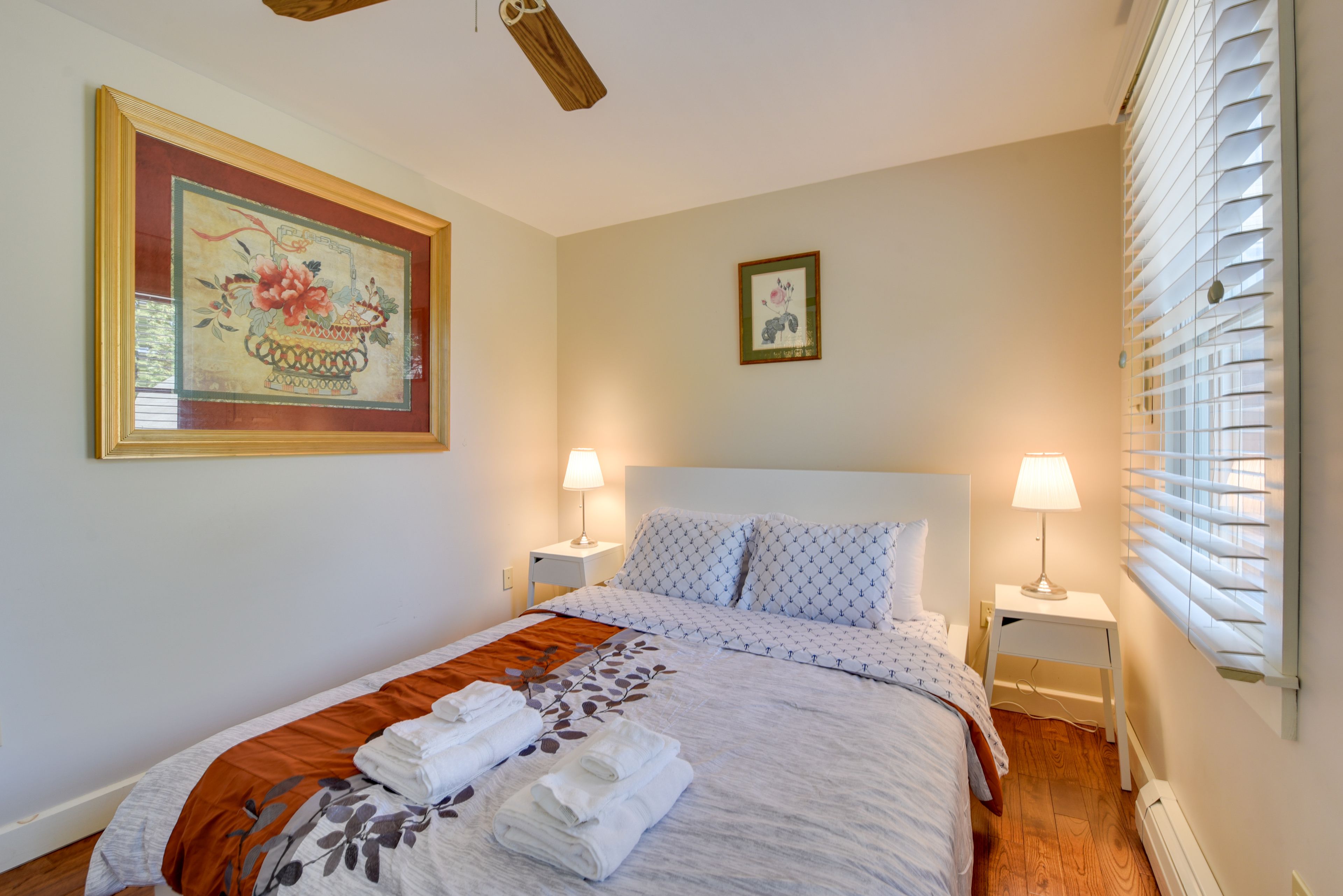 Bedroom 1 | Queen Bed | Linens Provided