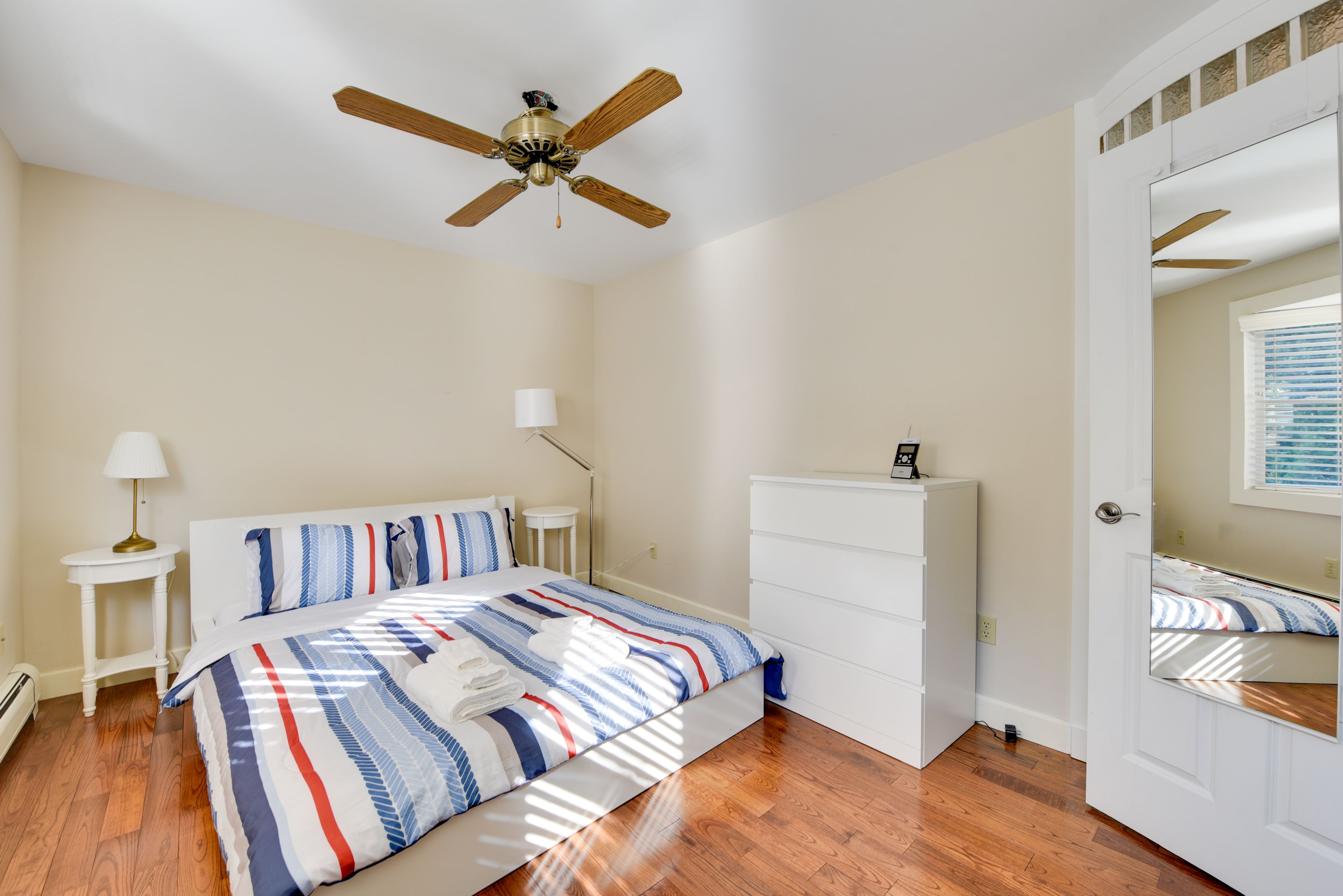 Bedroom 2 | Queen Bed