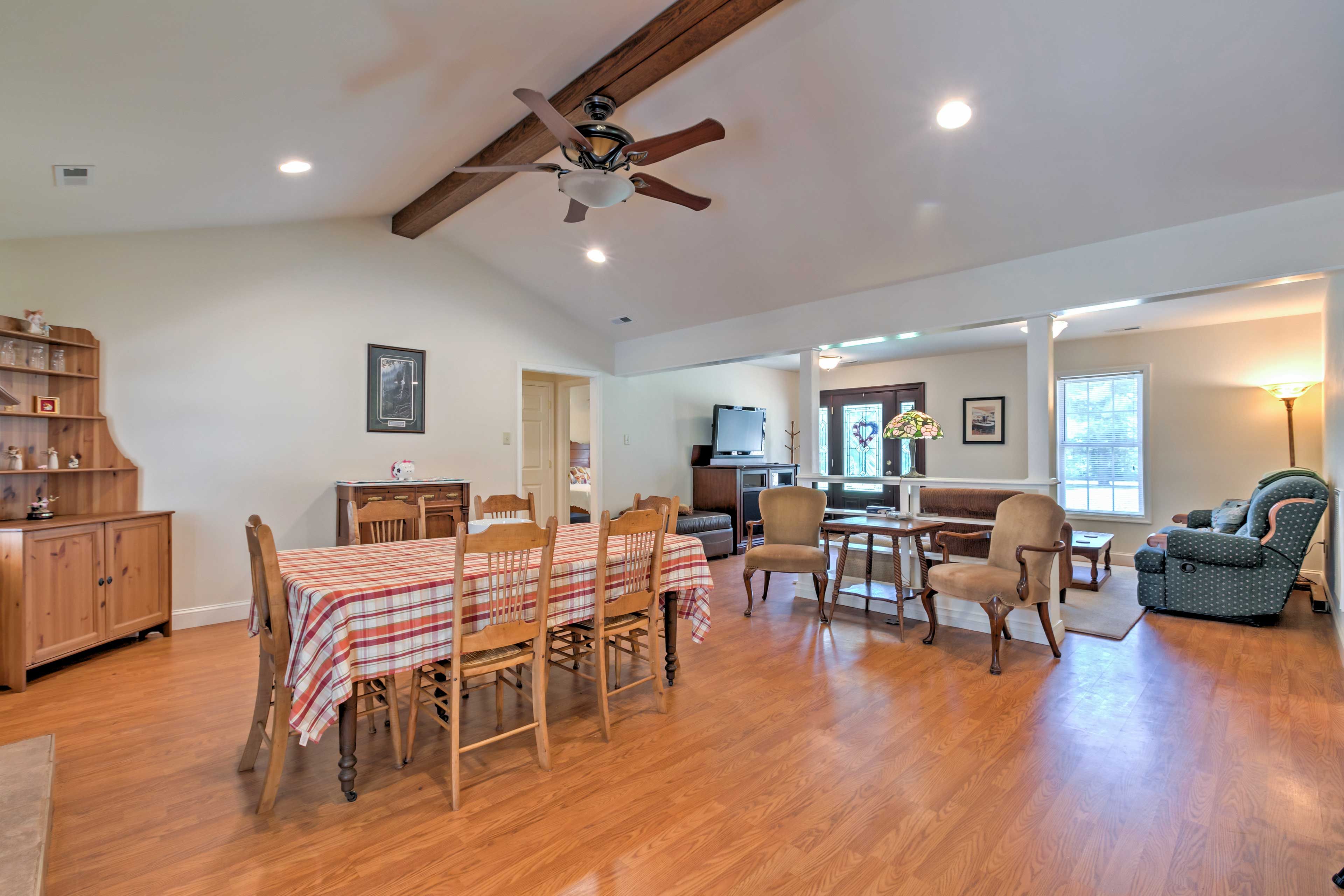 There is plenty of space in the dining area to enjoy meals!