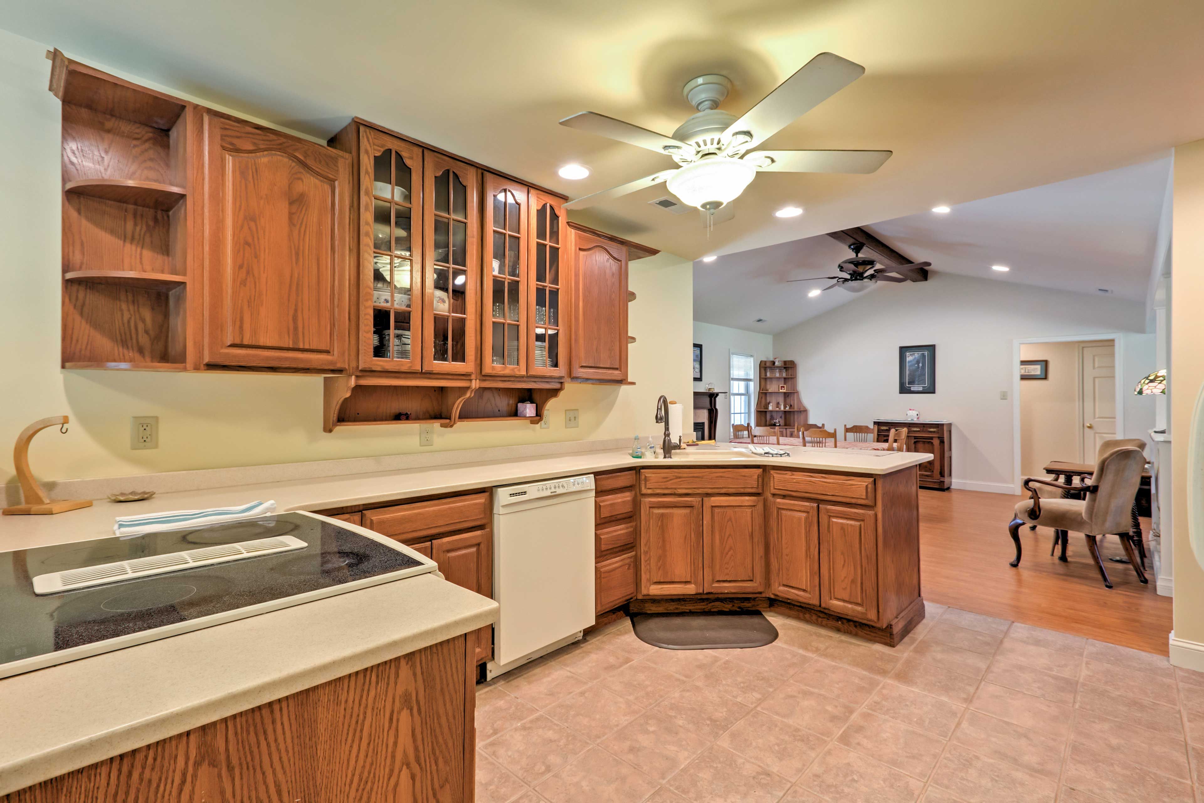 Prepare delicious home-cooked meals in the fully equipped kitchen.