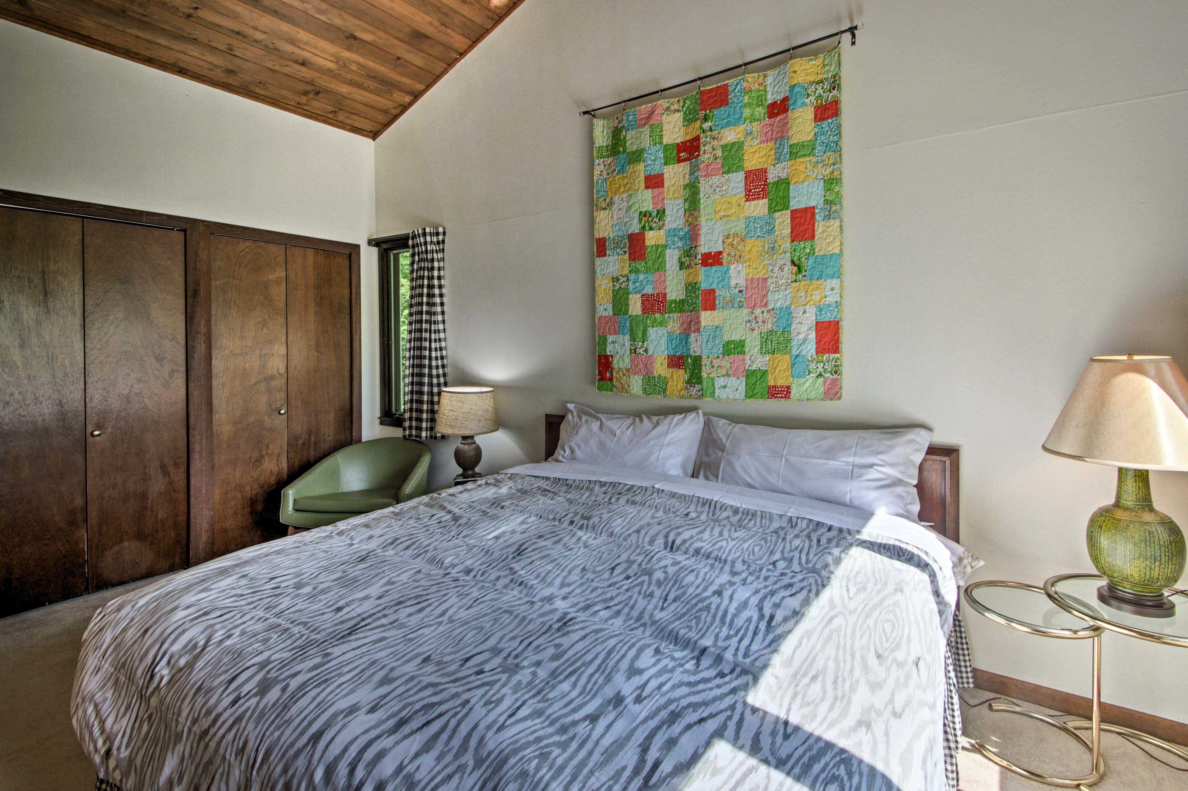 Bedroom 1 | Linens Provided