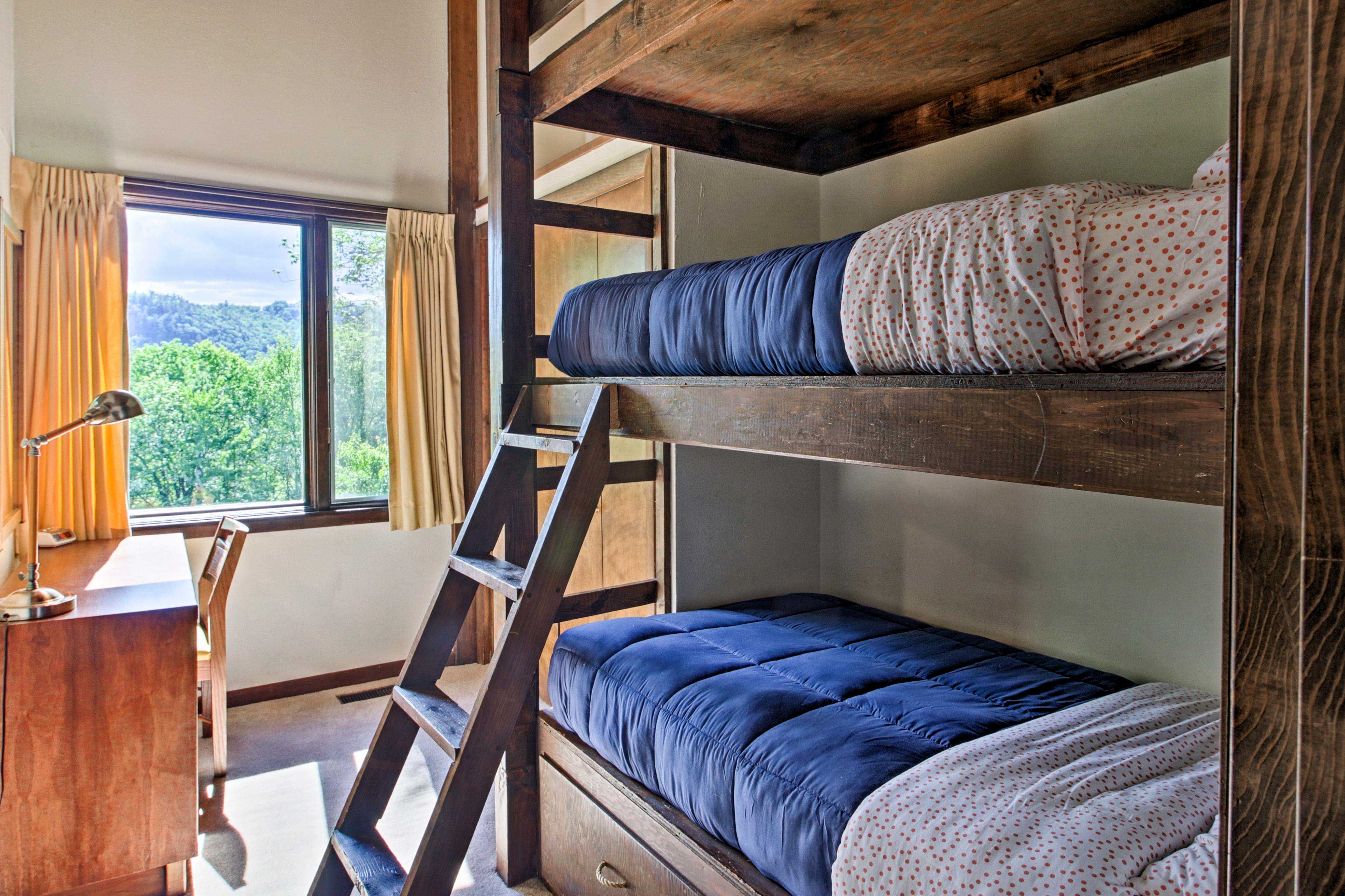 Bedroom 2 | 2nd Floor | Twin Bunk Bed
