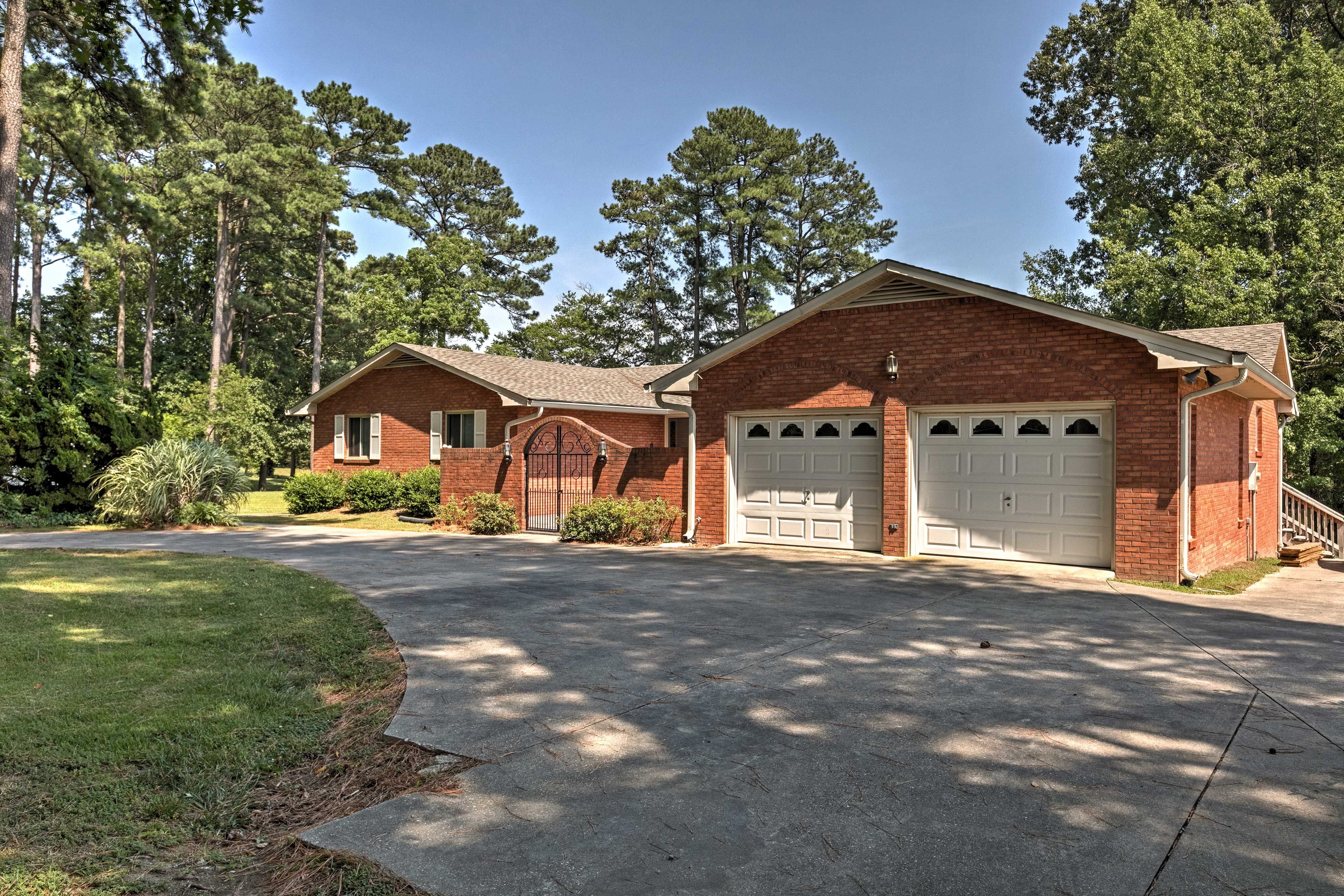 Exterior | Driveway Parking (6 Vehicles)