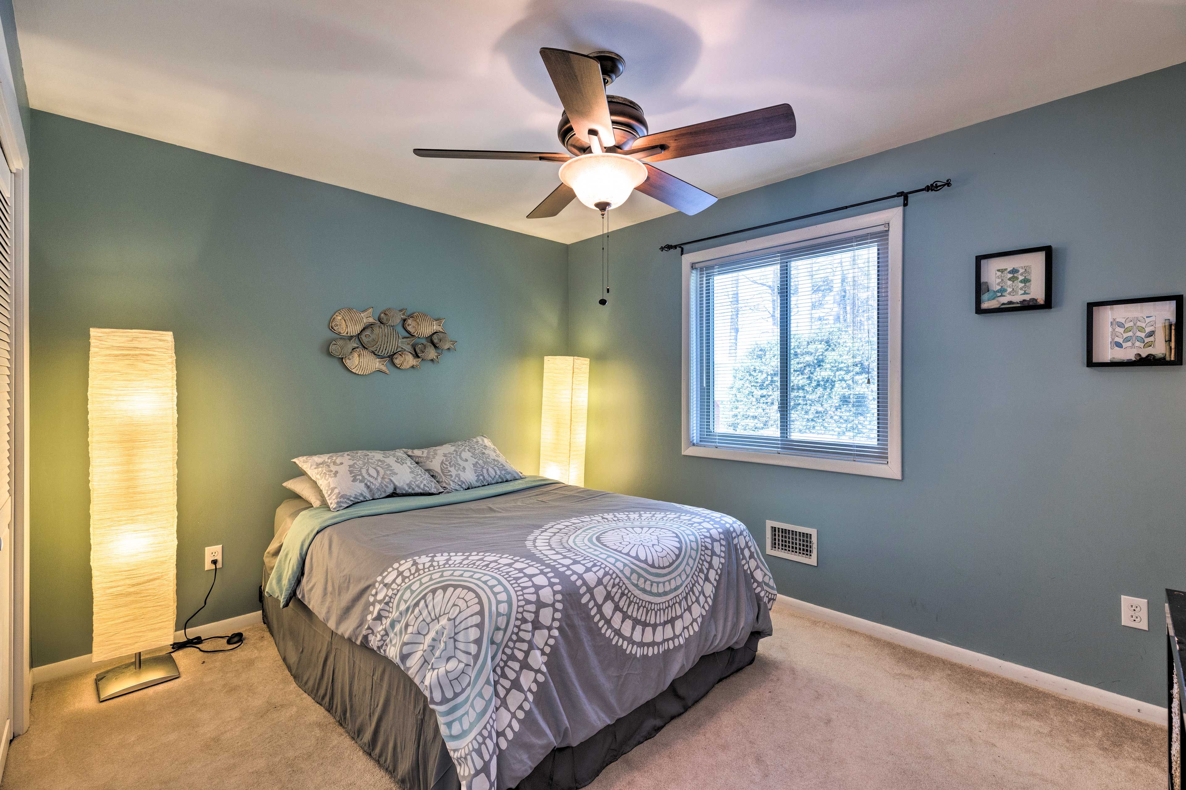 Bedroom 3 | Queen Bed