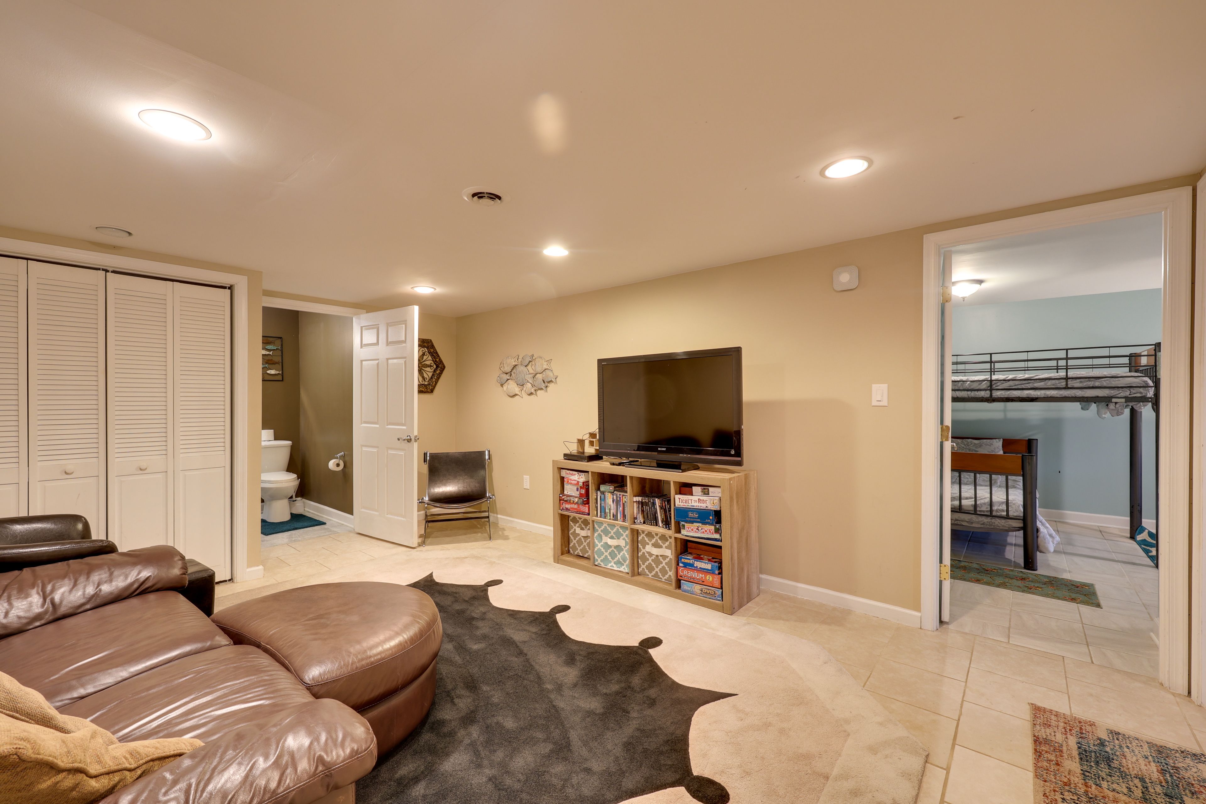 Game Room | Sleeper Sofa
