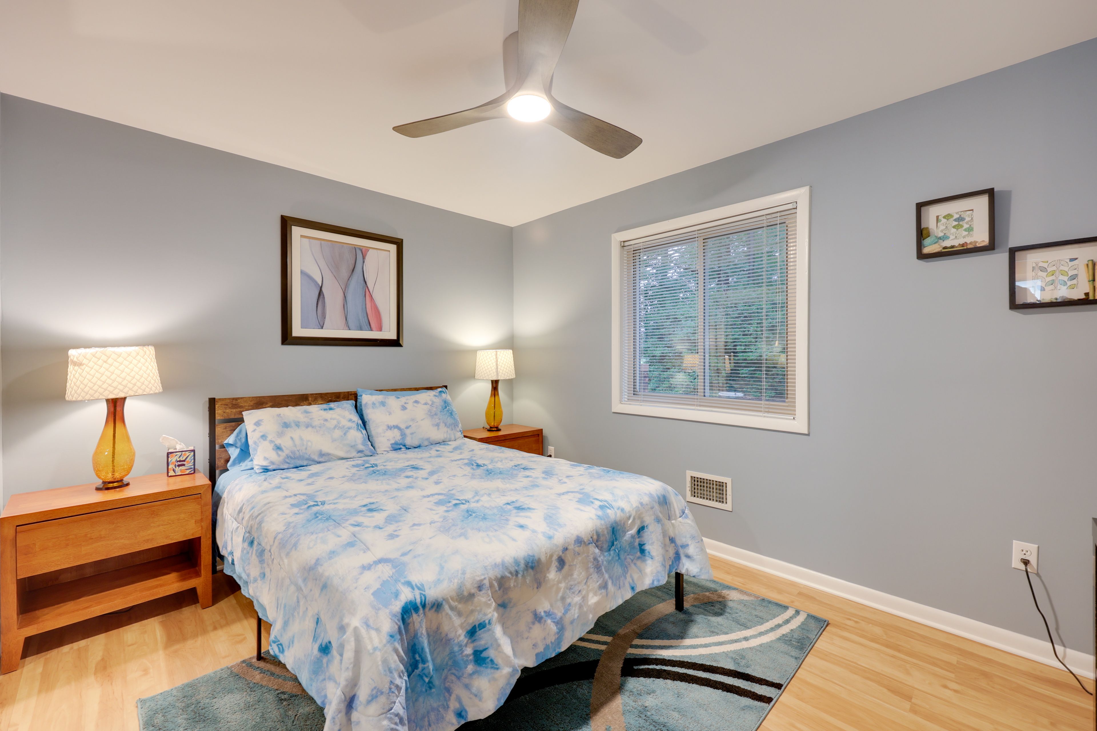 Bedroom 3 | Queen Bed