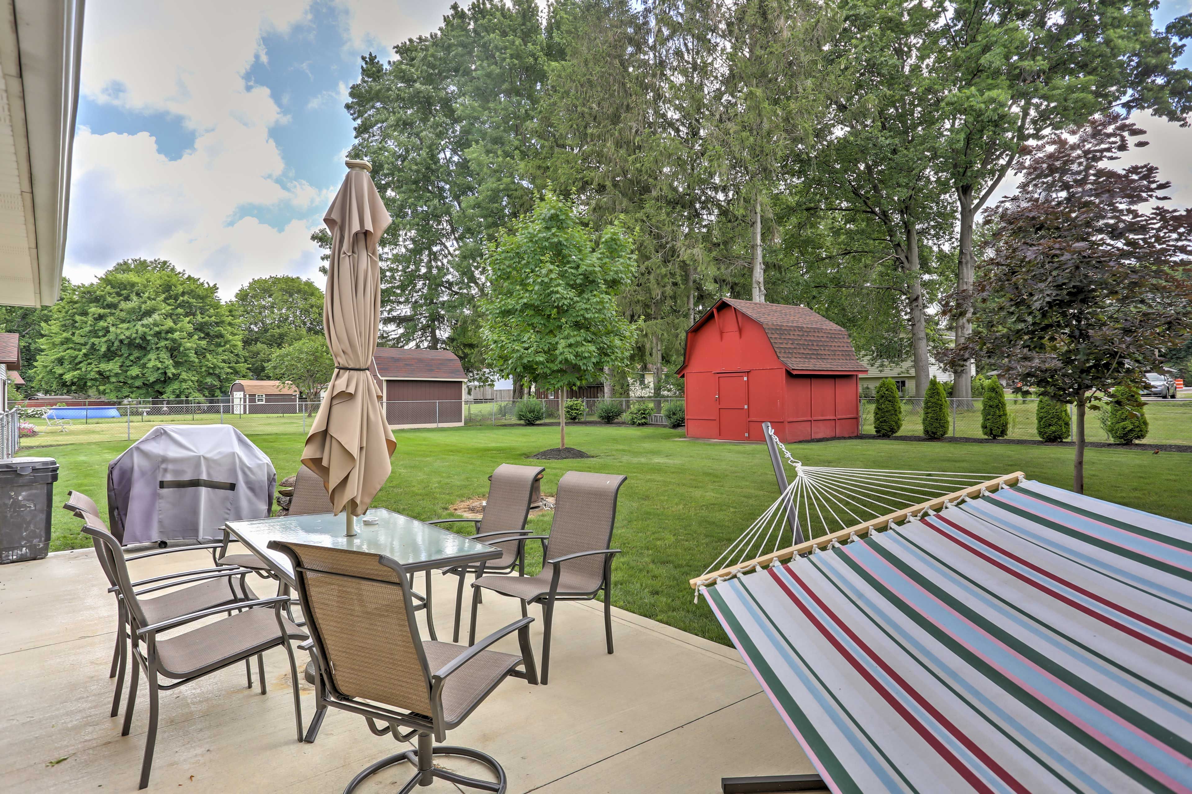 Lay back in the hammock and enjoy the yard at this 1-bed vacation rental.