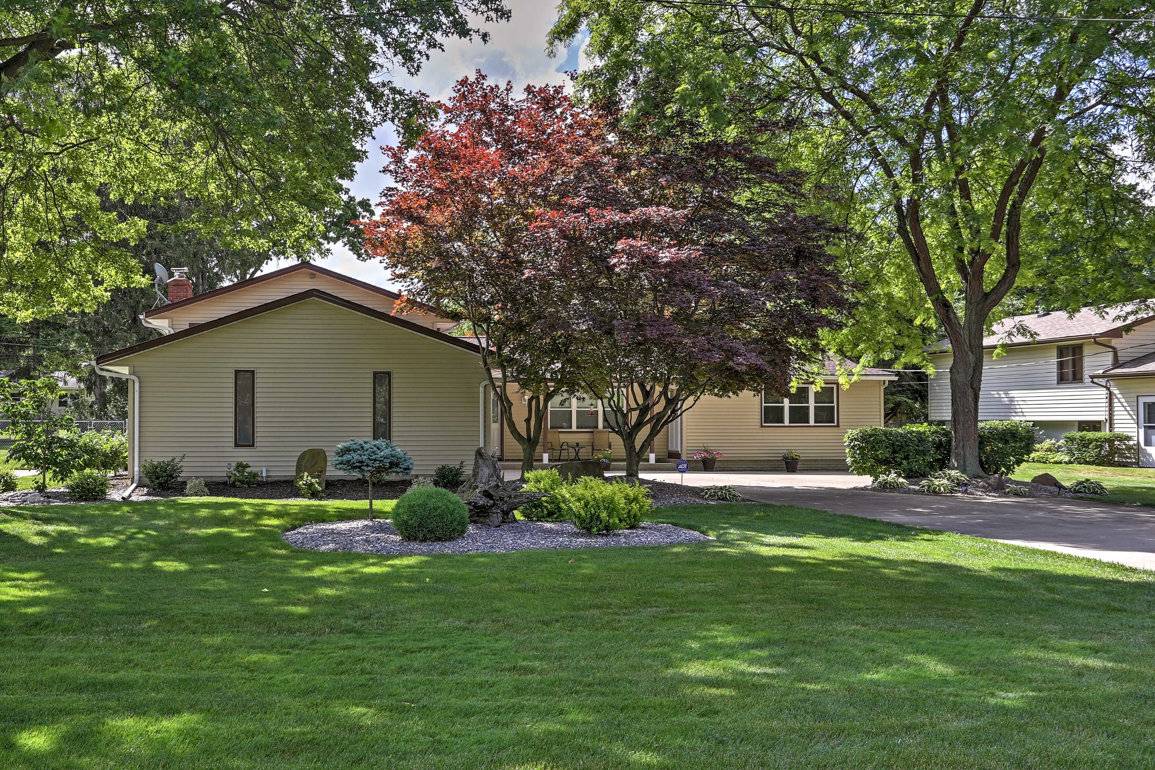 The whole yard is meticulously manicured.