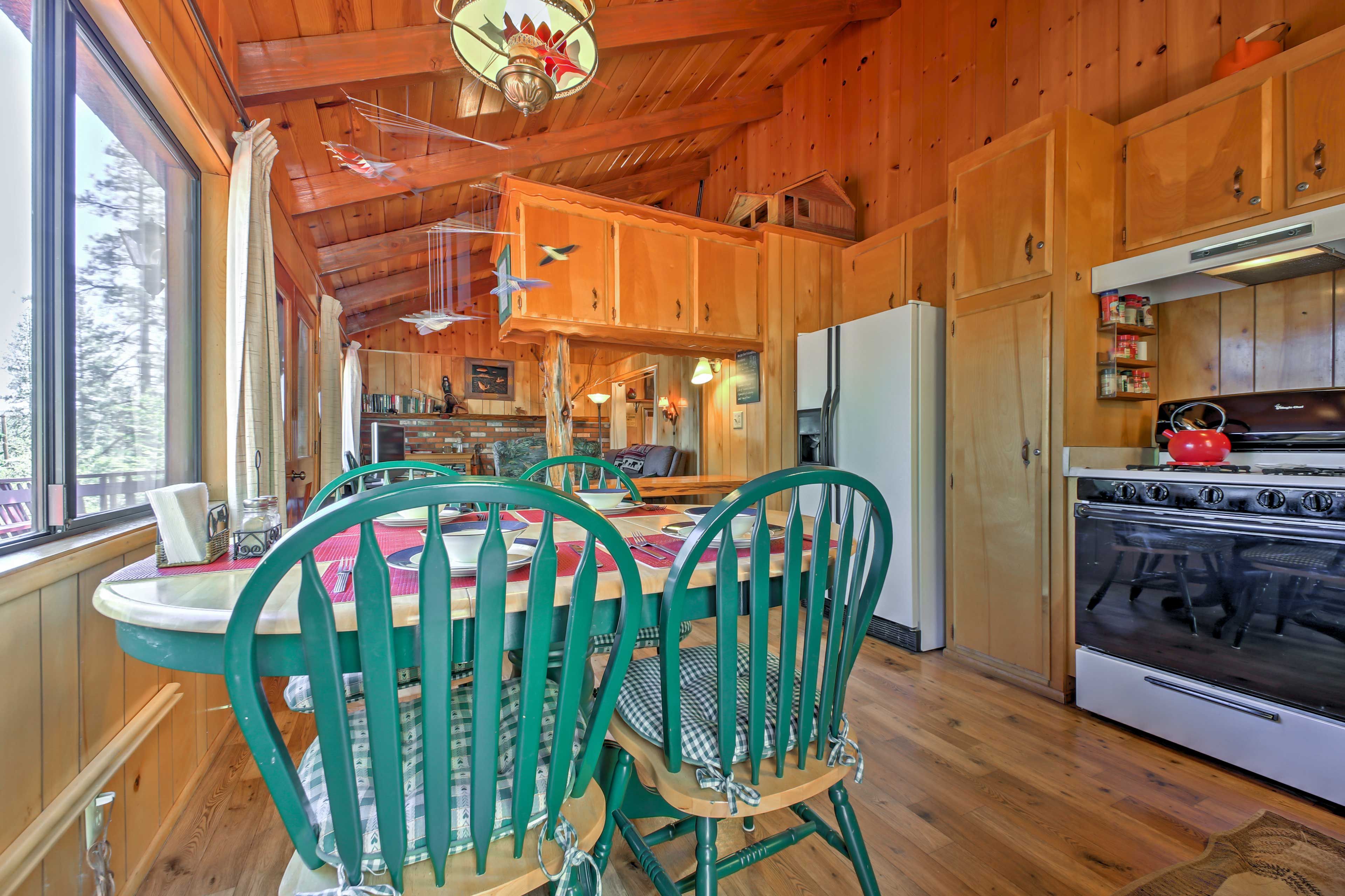 Dining Area | Dishware & Flatware