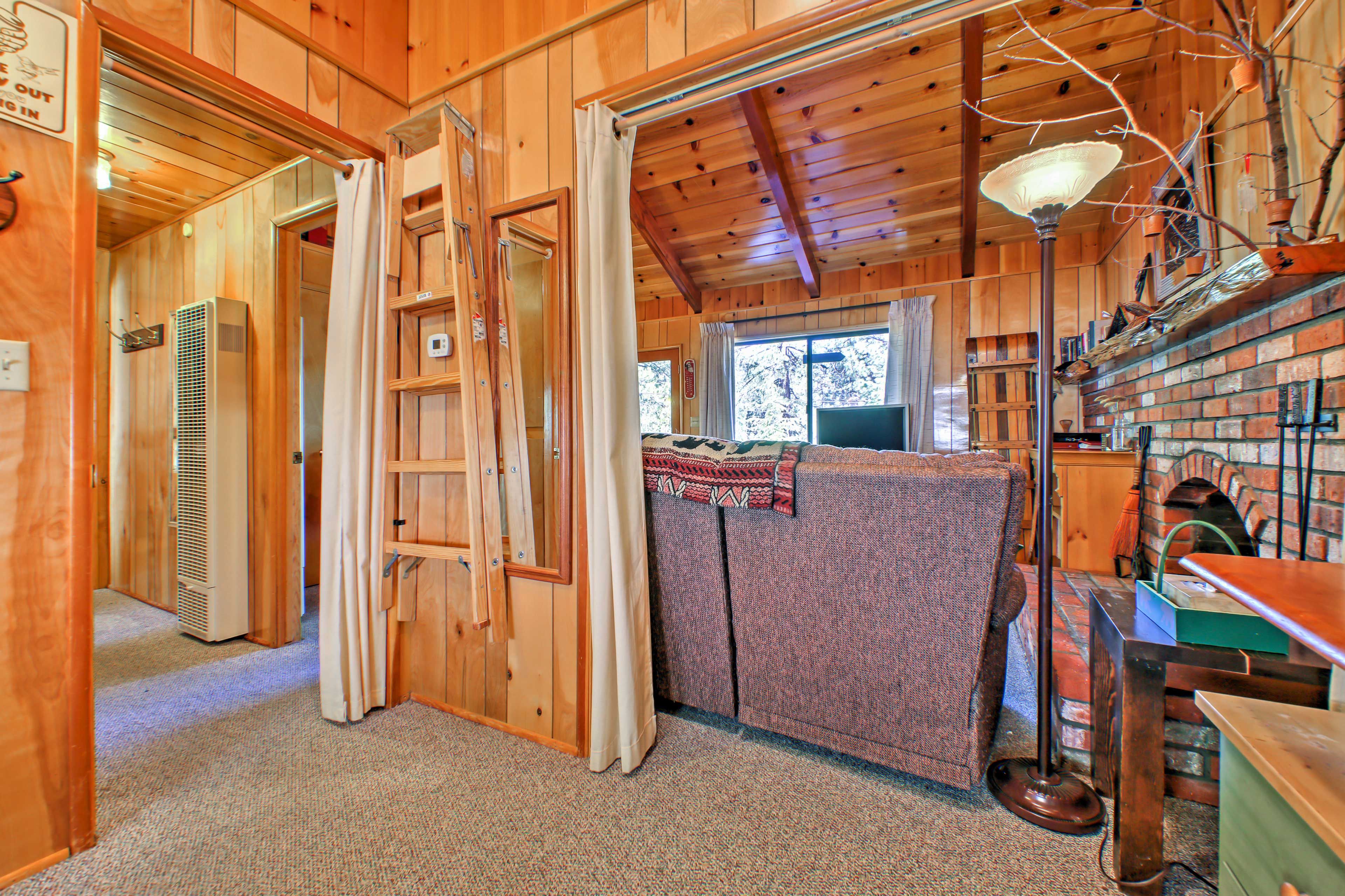 Entryway to Bedroom 2