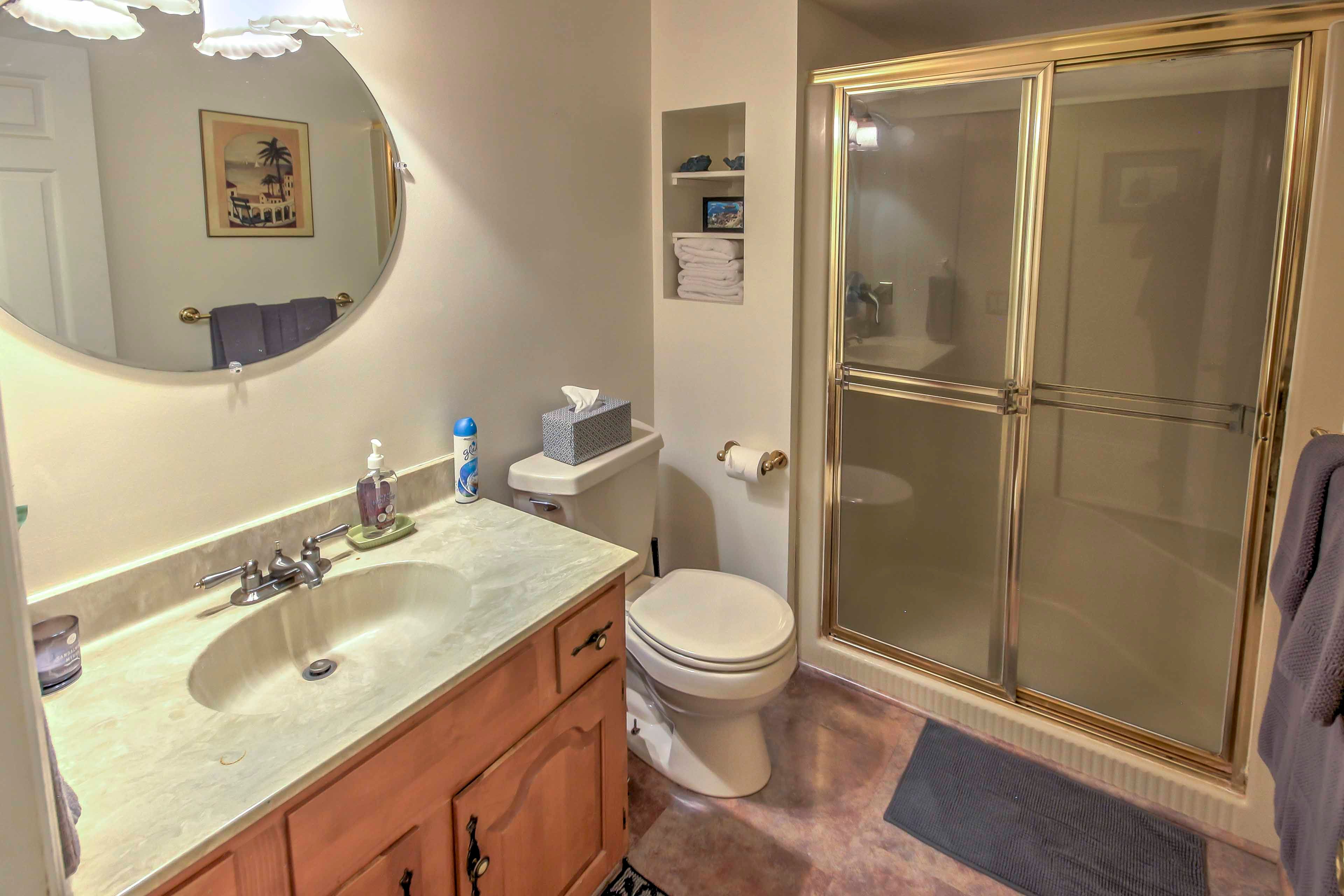 Full Bathroom | Linens & Towels