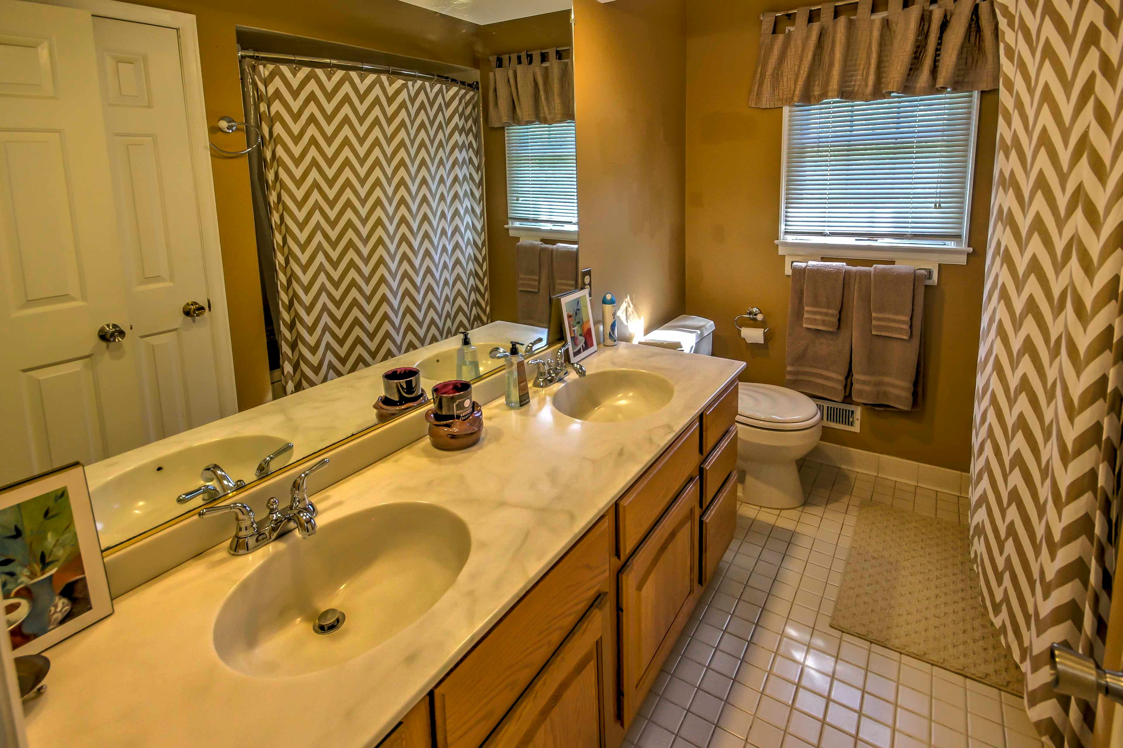 Full Bathroom | Hair Dryer