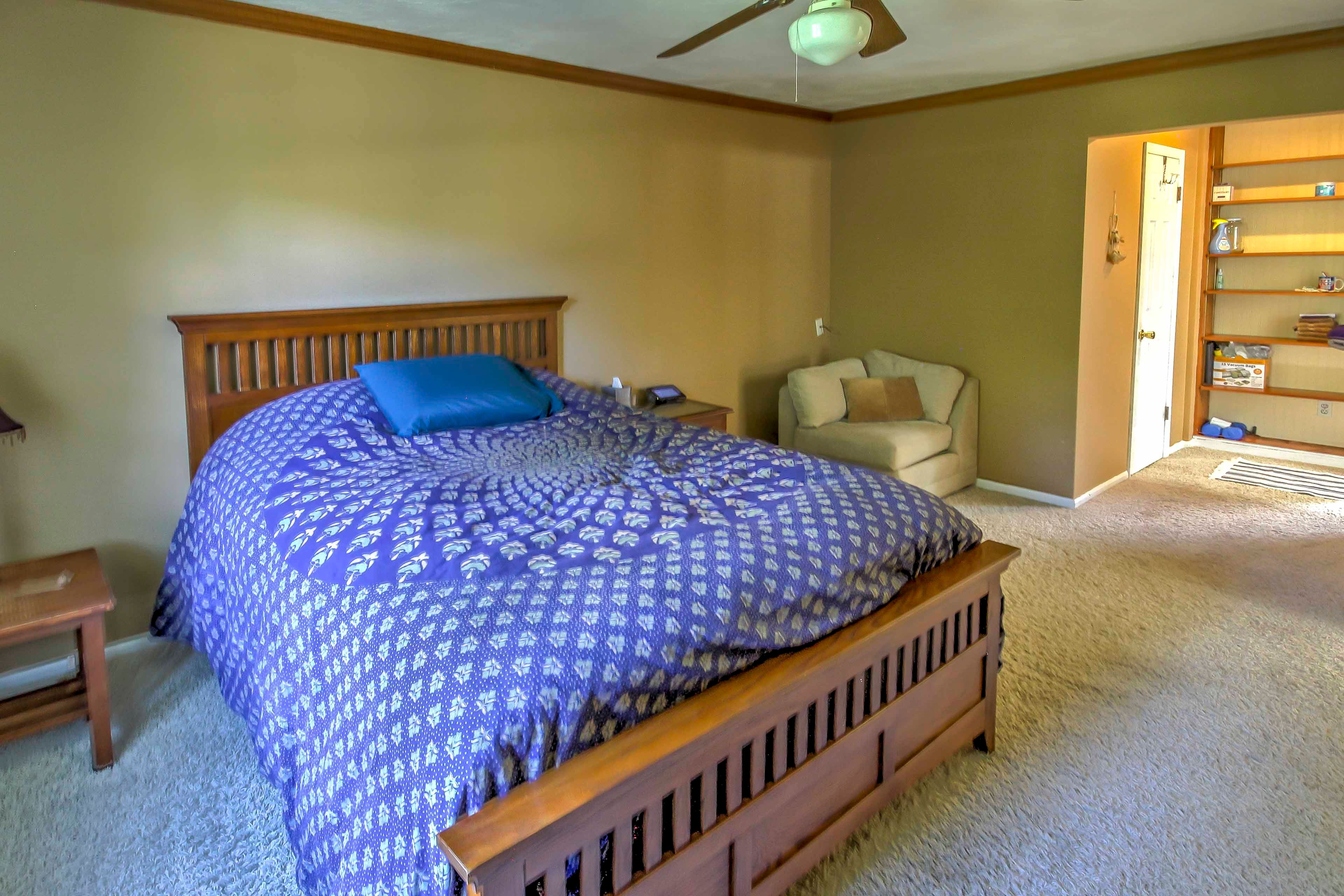 Bedroom 3 | Queen Bed