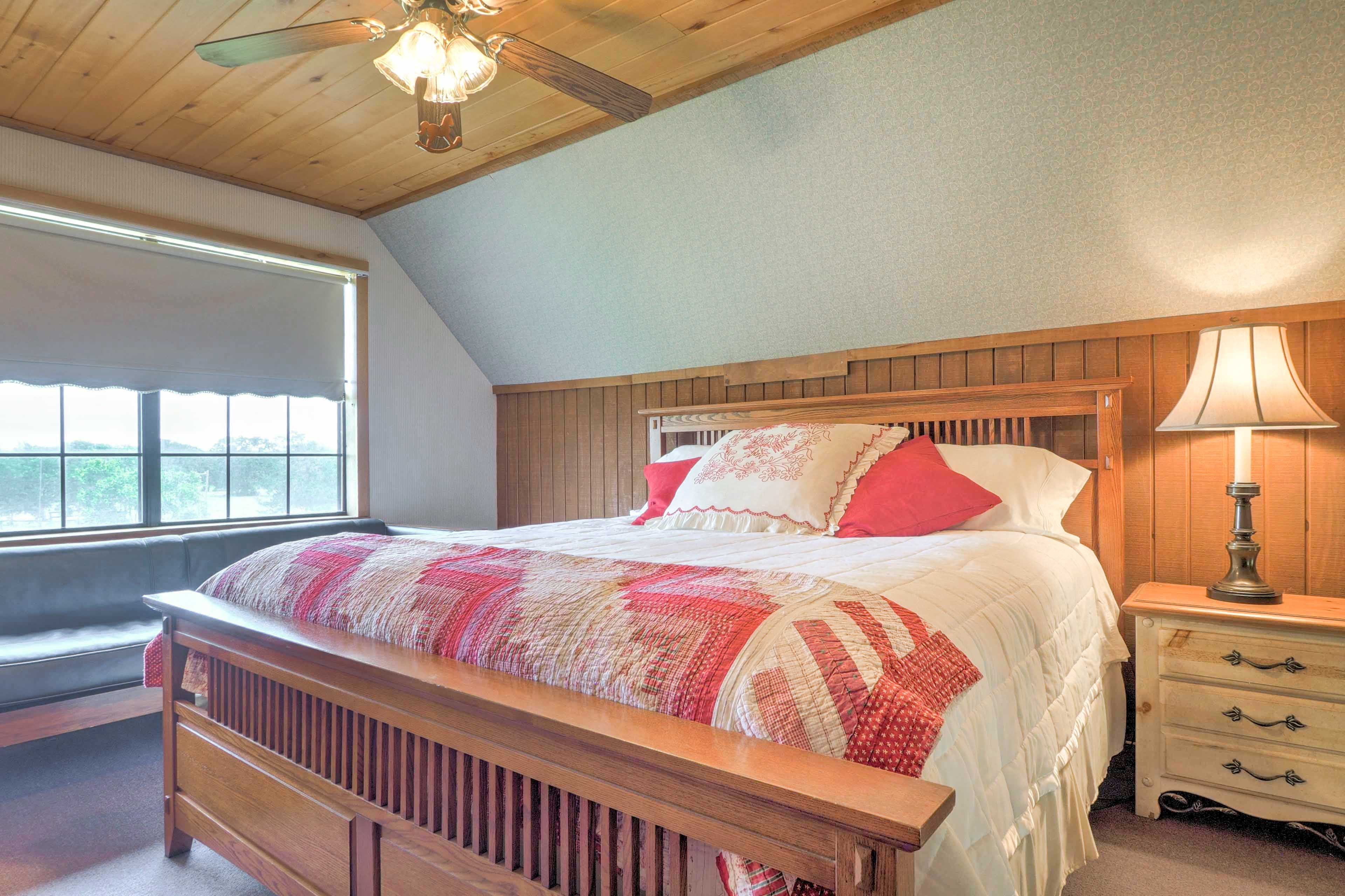 Bedroom 2 (Loft) | Queen Bed | 2nd Floor | Open to Main Living Space