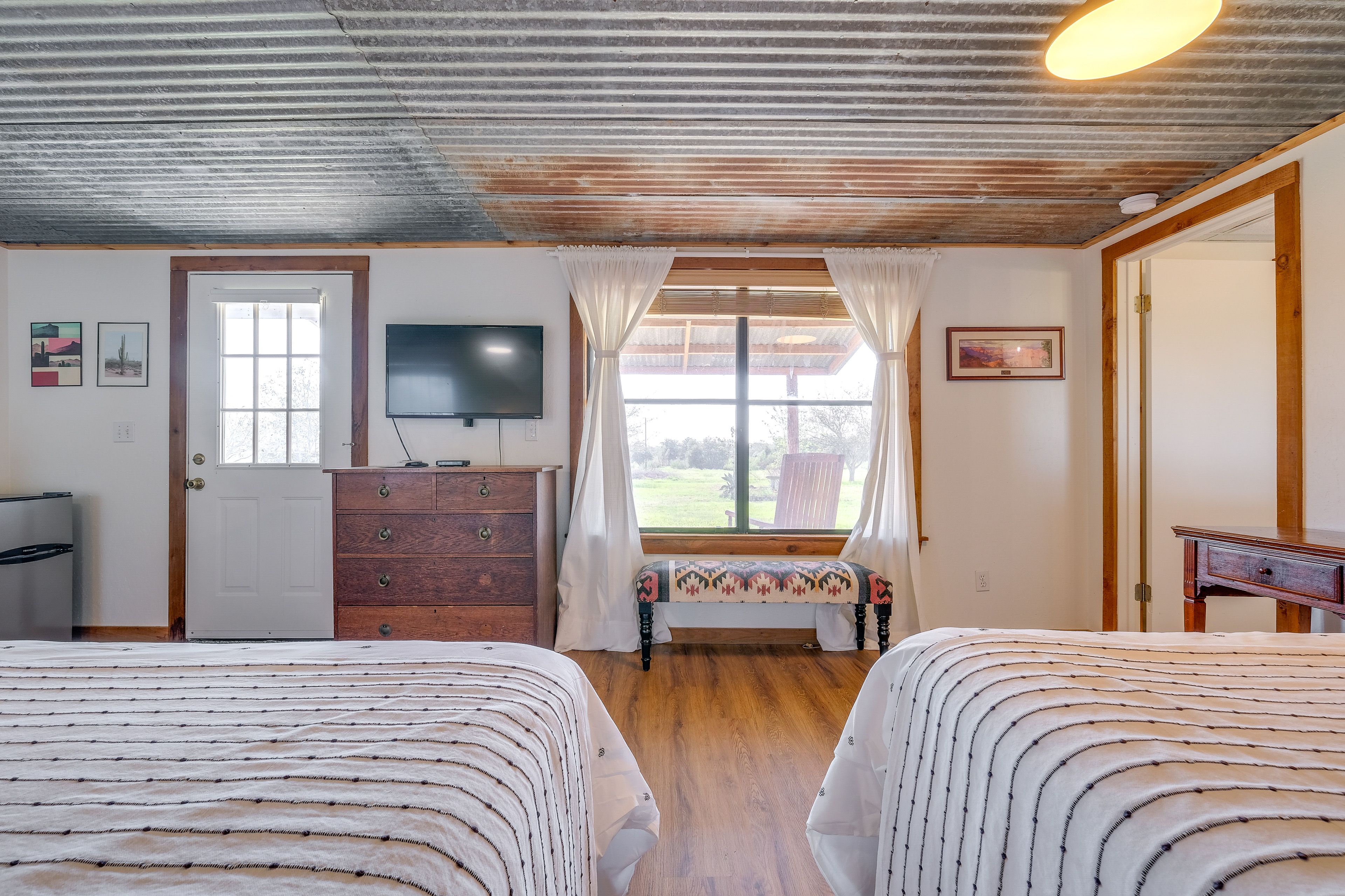 Studio Interior | Flat-Screen TV